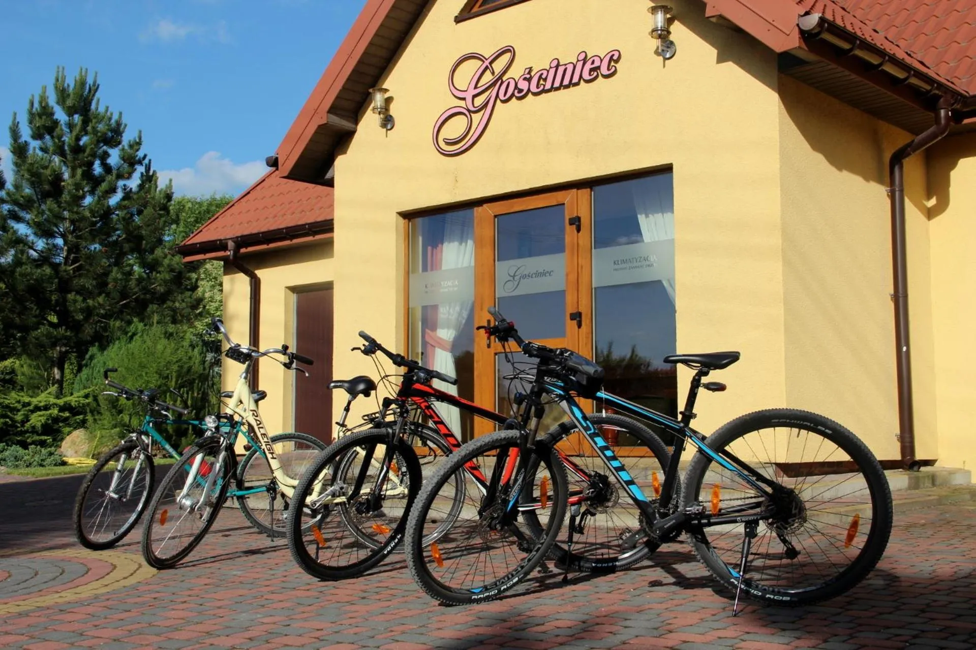 Facade/entrance in Zajazd Gościniec