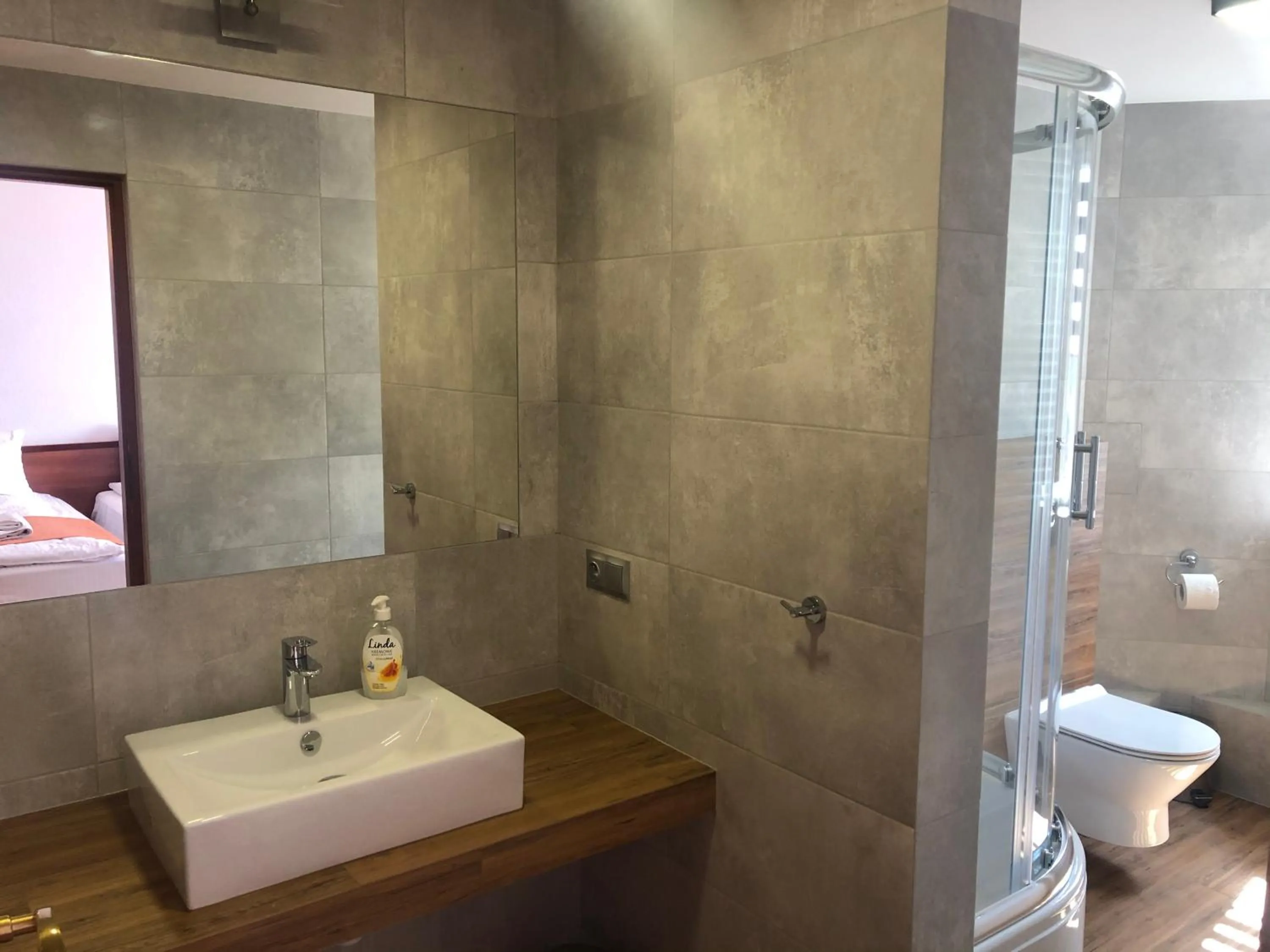 Shower in Zajazd Gościniec