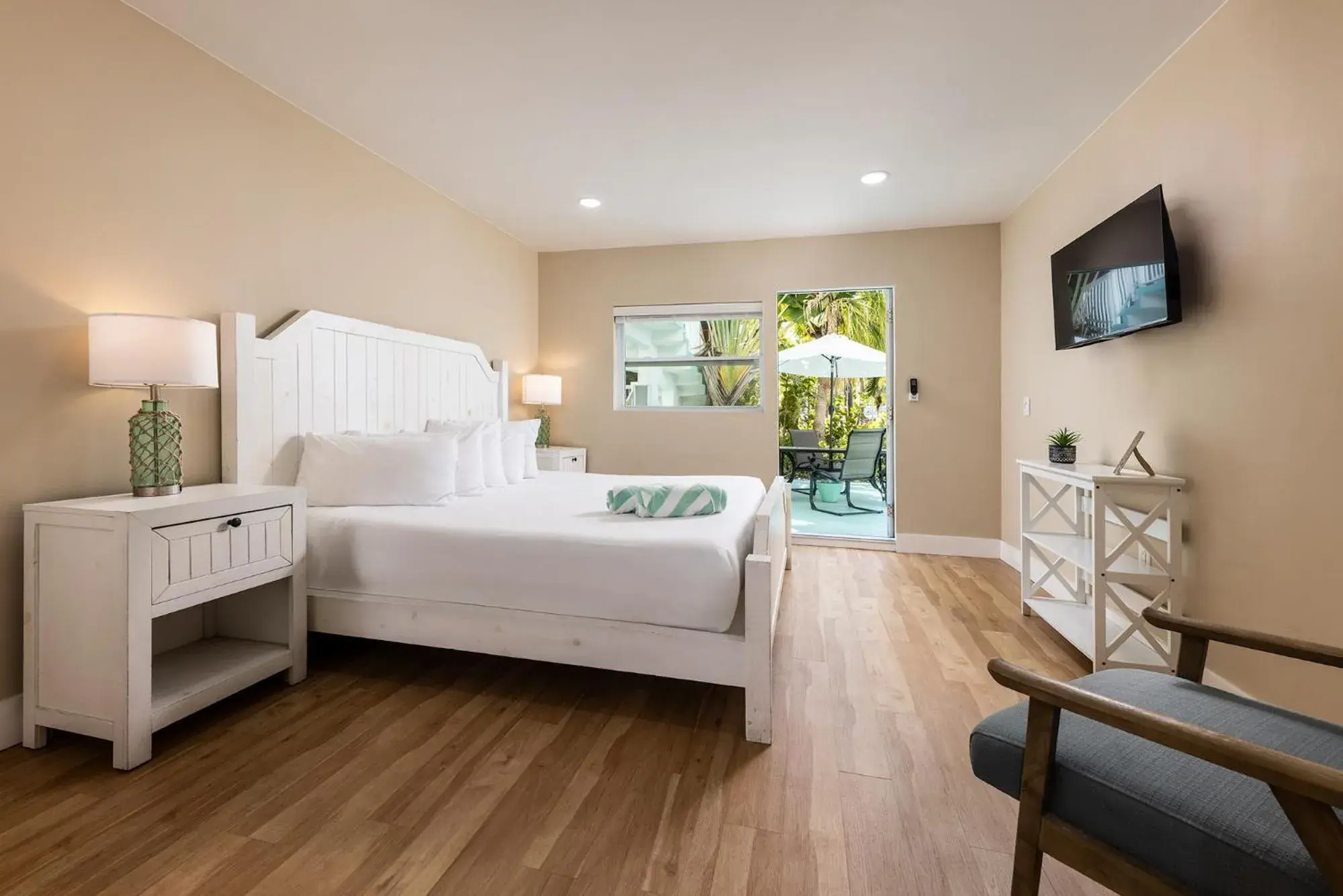 Deluxe King Room in Gulf View Waterfront Resort Deluxe King Room in Gulf View Waterfront Resort