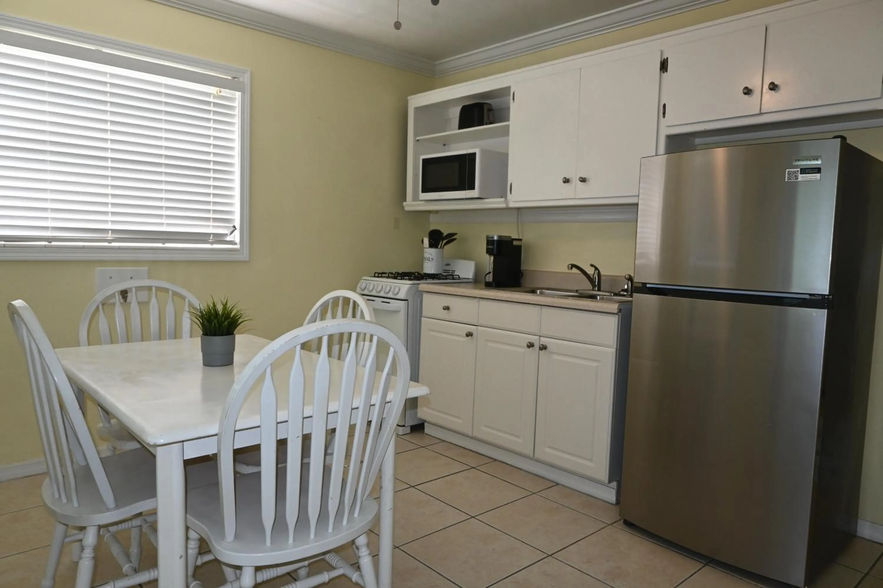 Kitchen or kitchenette in Gulf View Waterfront Resort