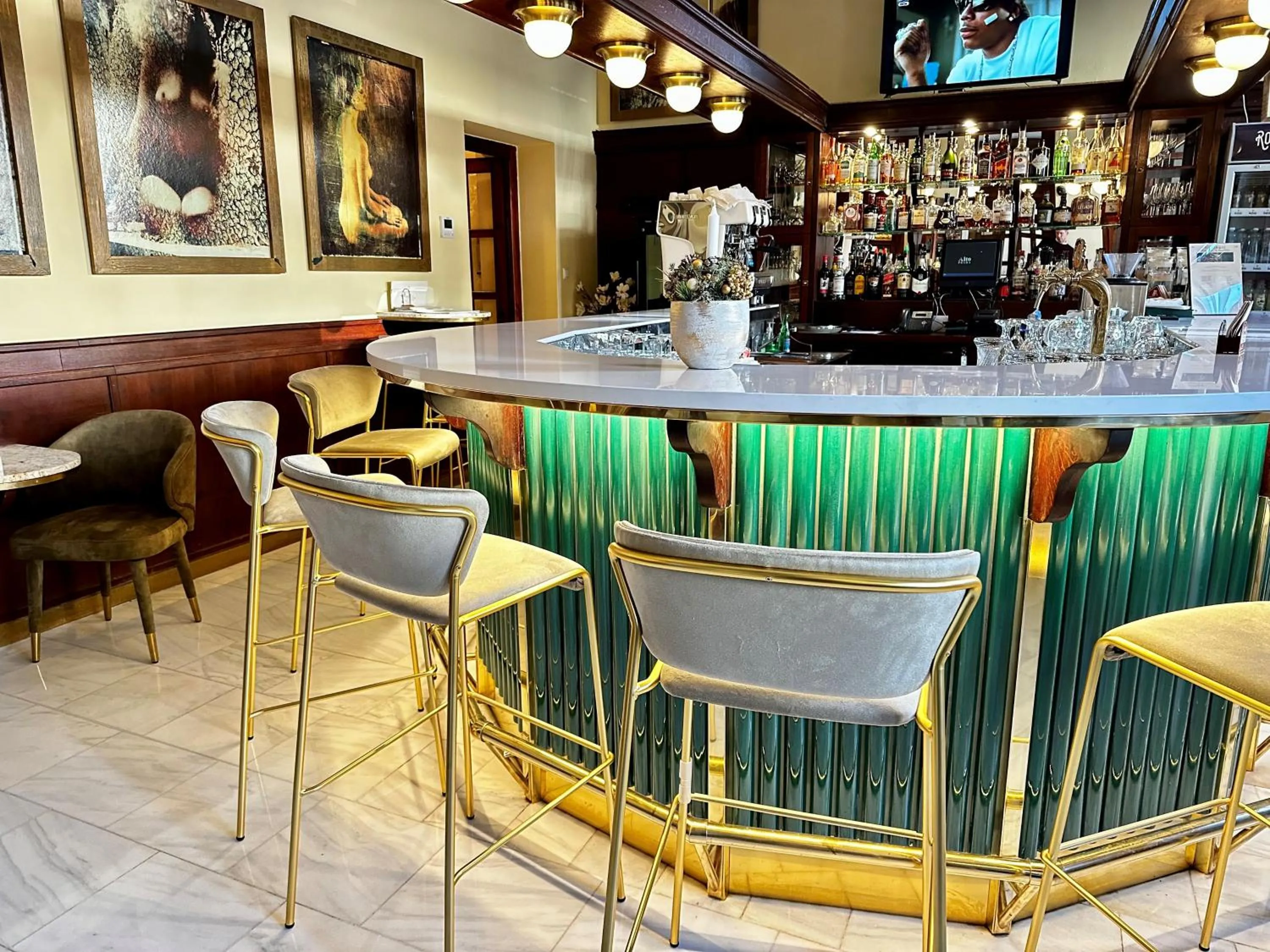 Lounge or bar in Green Garden Hotel