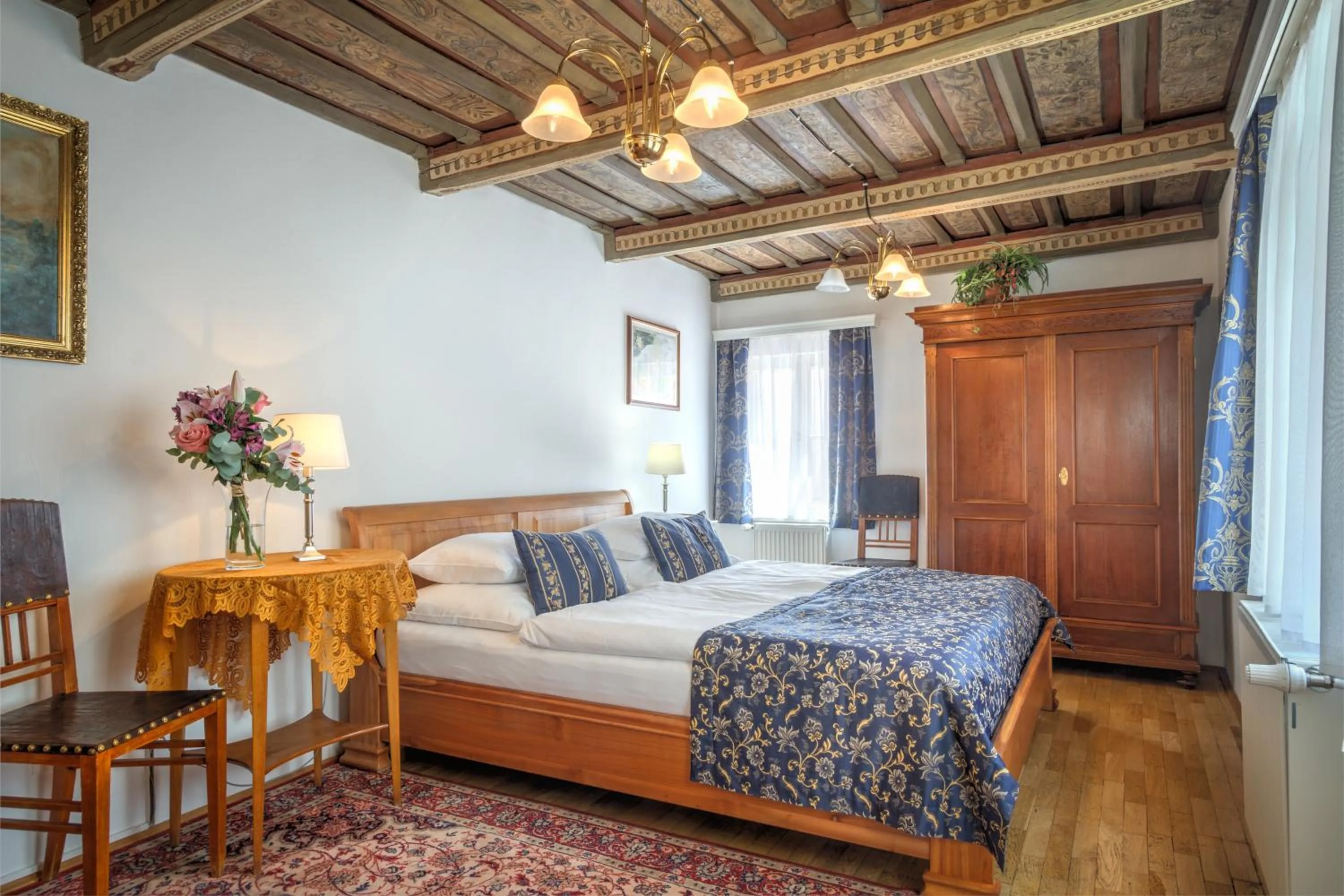 Bedroom, Bed in Red Lion Hotel