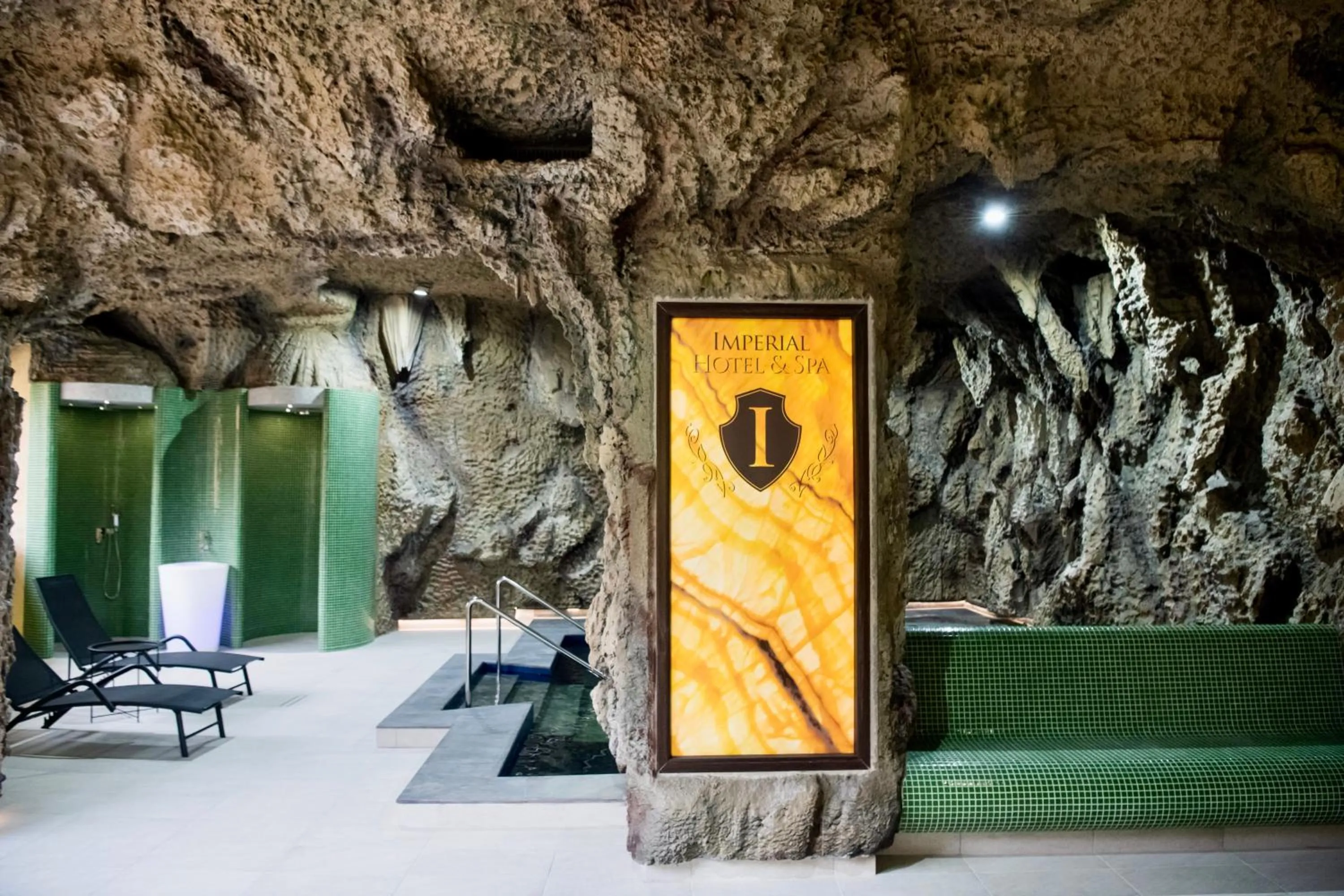 Swimming pool in Imperial Hotel&Spa - Baile Olanesti