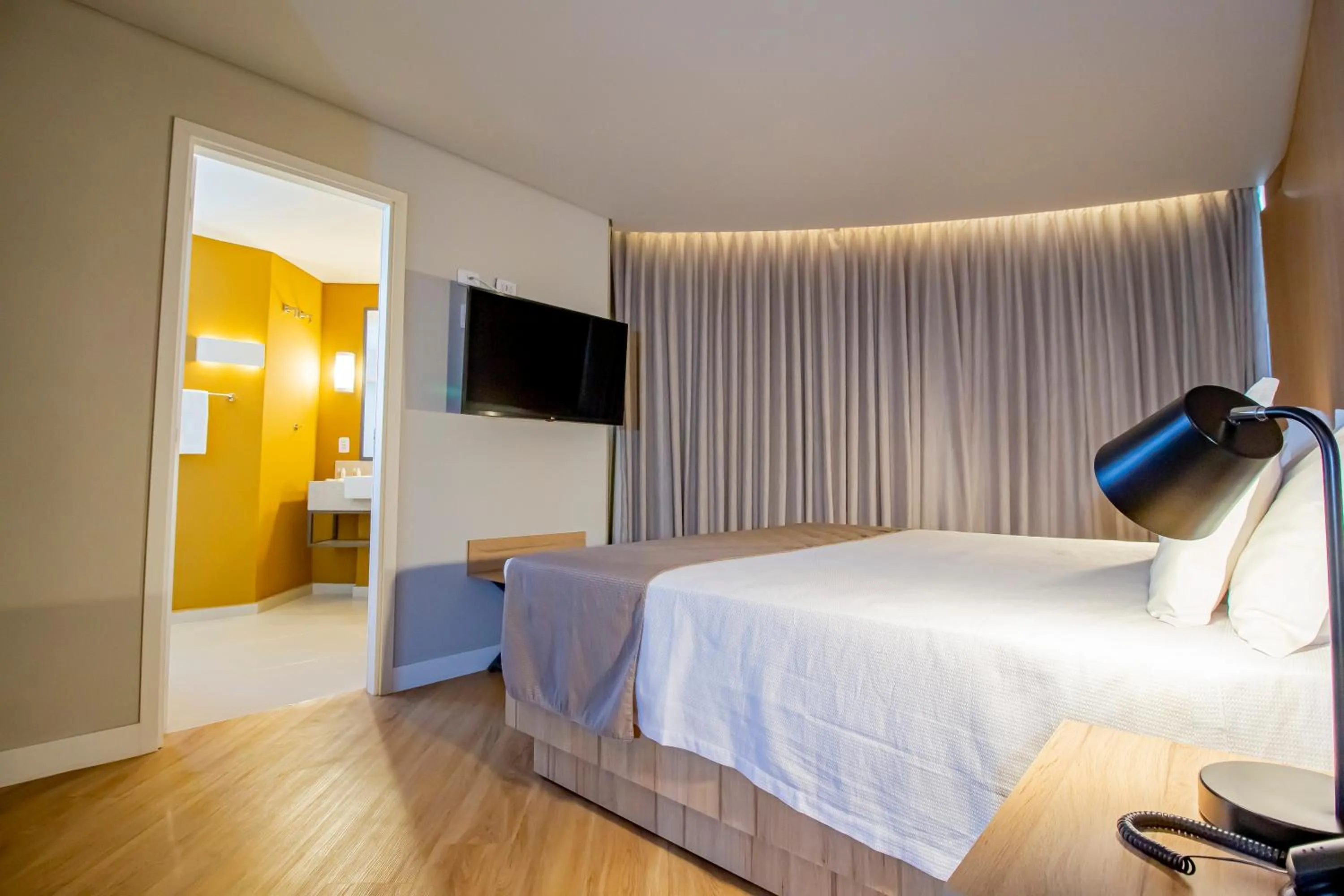 TV and multimedia, Bed in Hotel Cassino Tower São José do Rio Preto by Nacional Inn