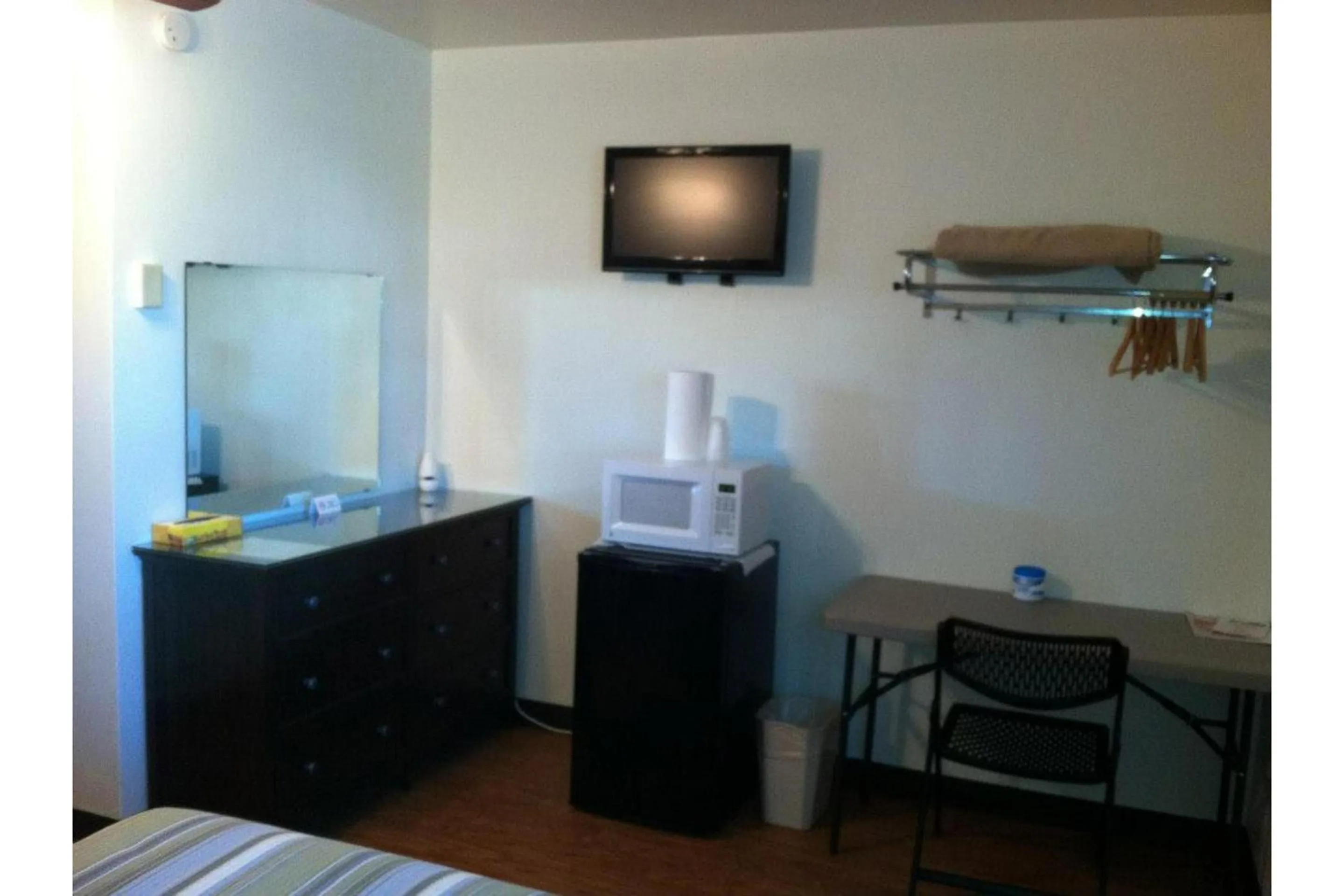 Bedroom, Bed in Cadiz Motel by OYO on route 250