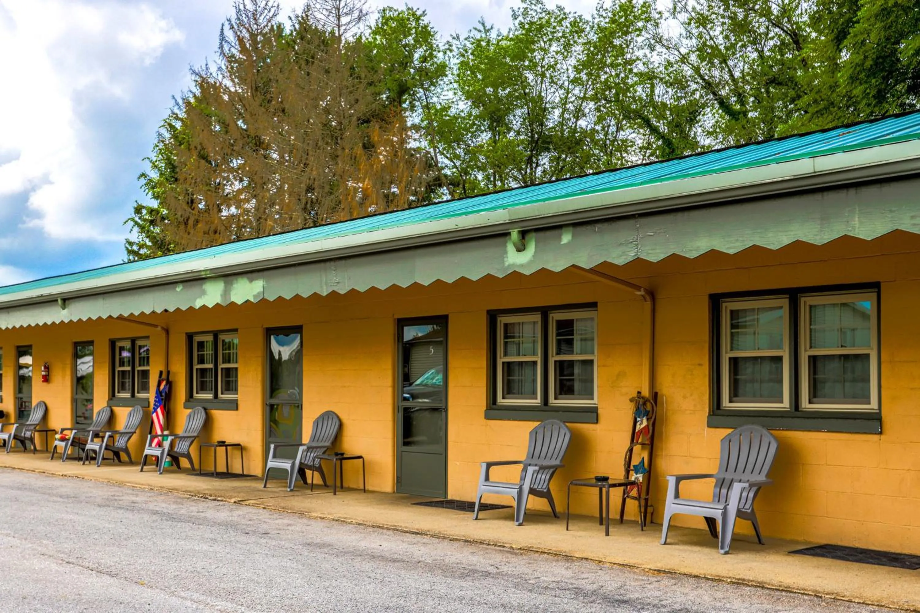 Property building in Cadiz Motel by OYO on route 250
