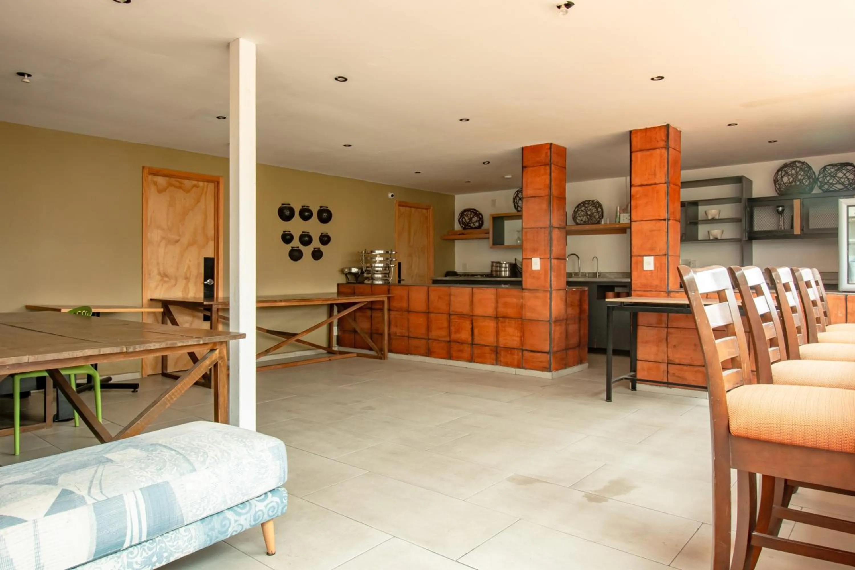 Kitchen or kitchenette in Capital O Hotel Terraza 158