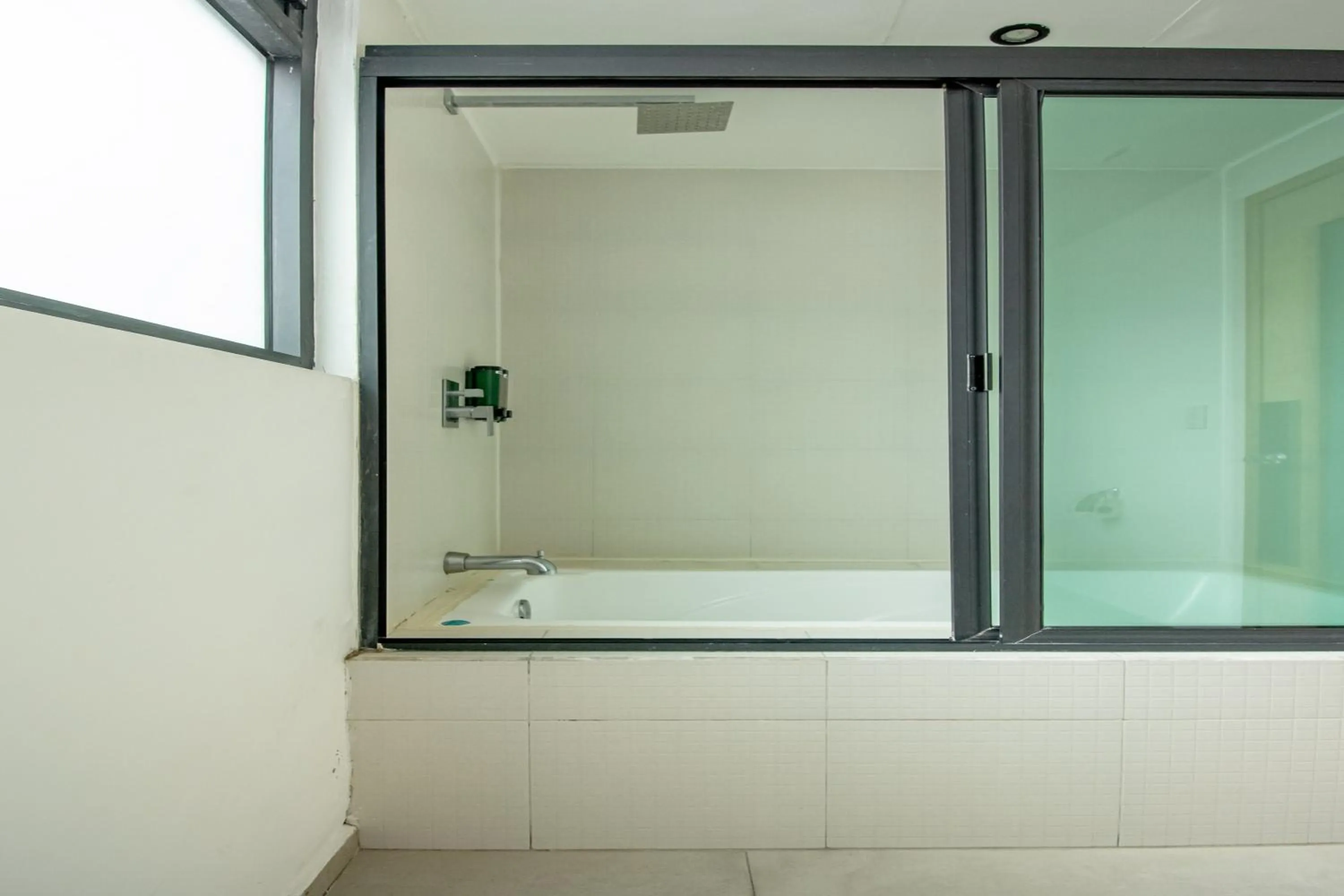 Bathroom in Capital O Hotel Terraza 158