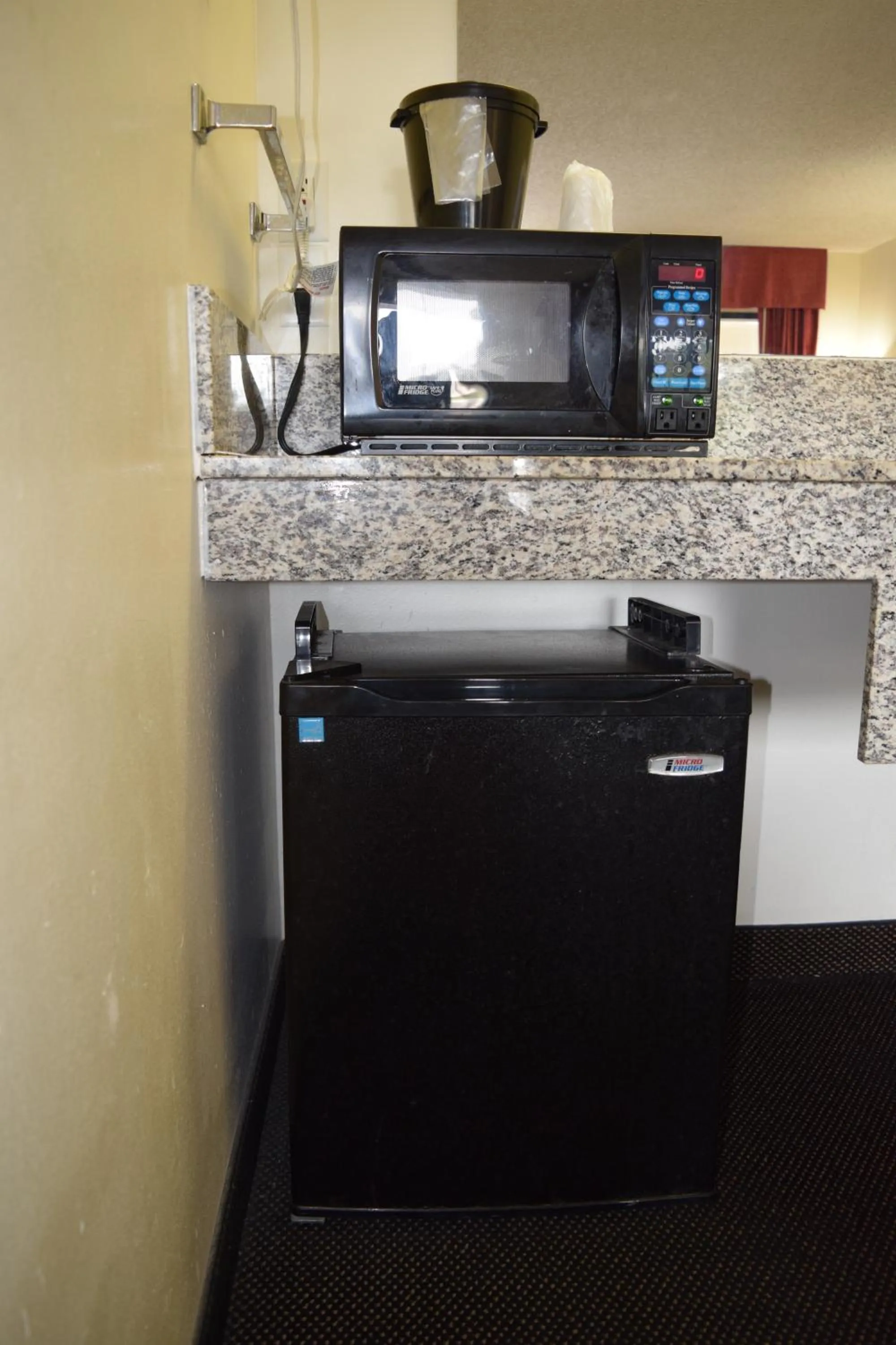 minibar in Value Inn - Livonia