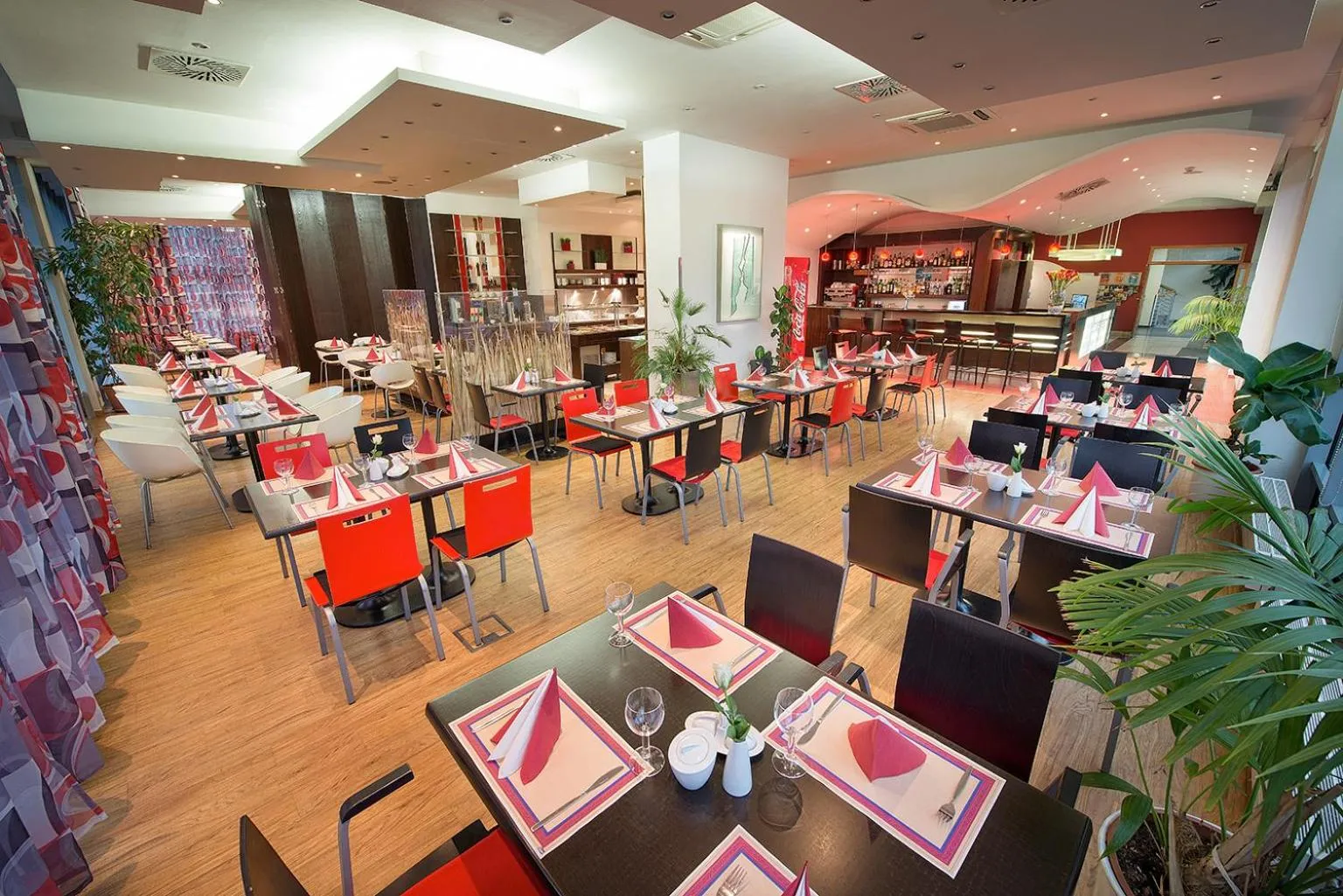 Restaurant/places to eat in Rezidence Emmy