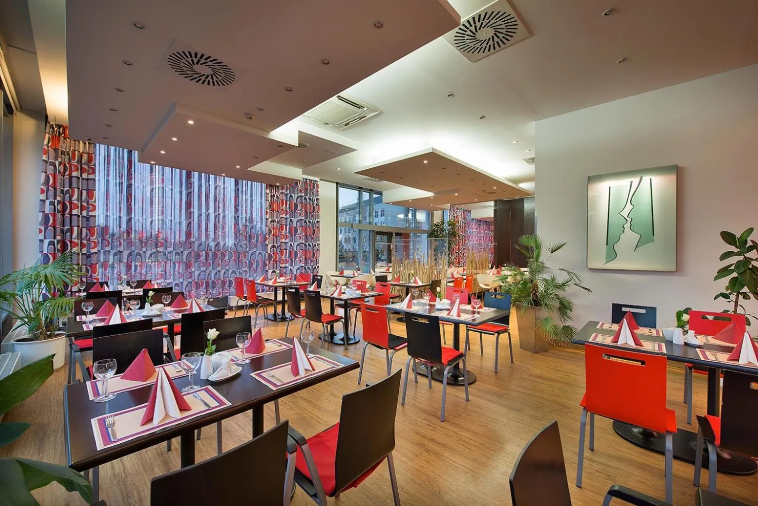 Restaurant/places to eat in Rezidence Emmy