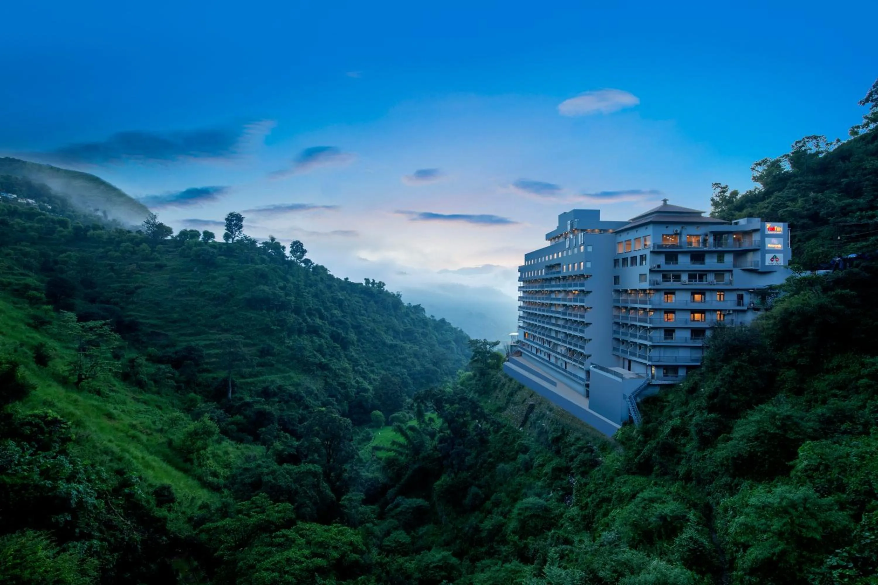 Facade/entrance in Red Fox by Lemon Tree Hotels, Neelkanth