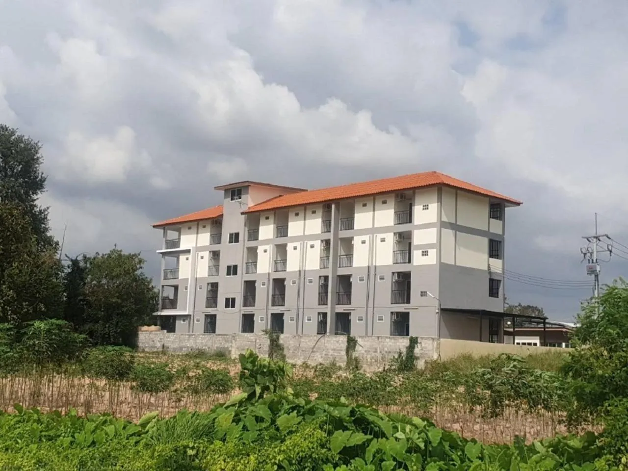 Property building in Ek Residence Banchang City