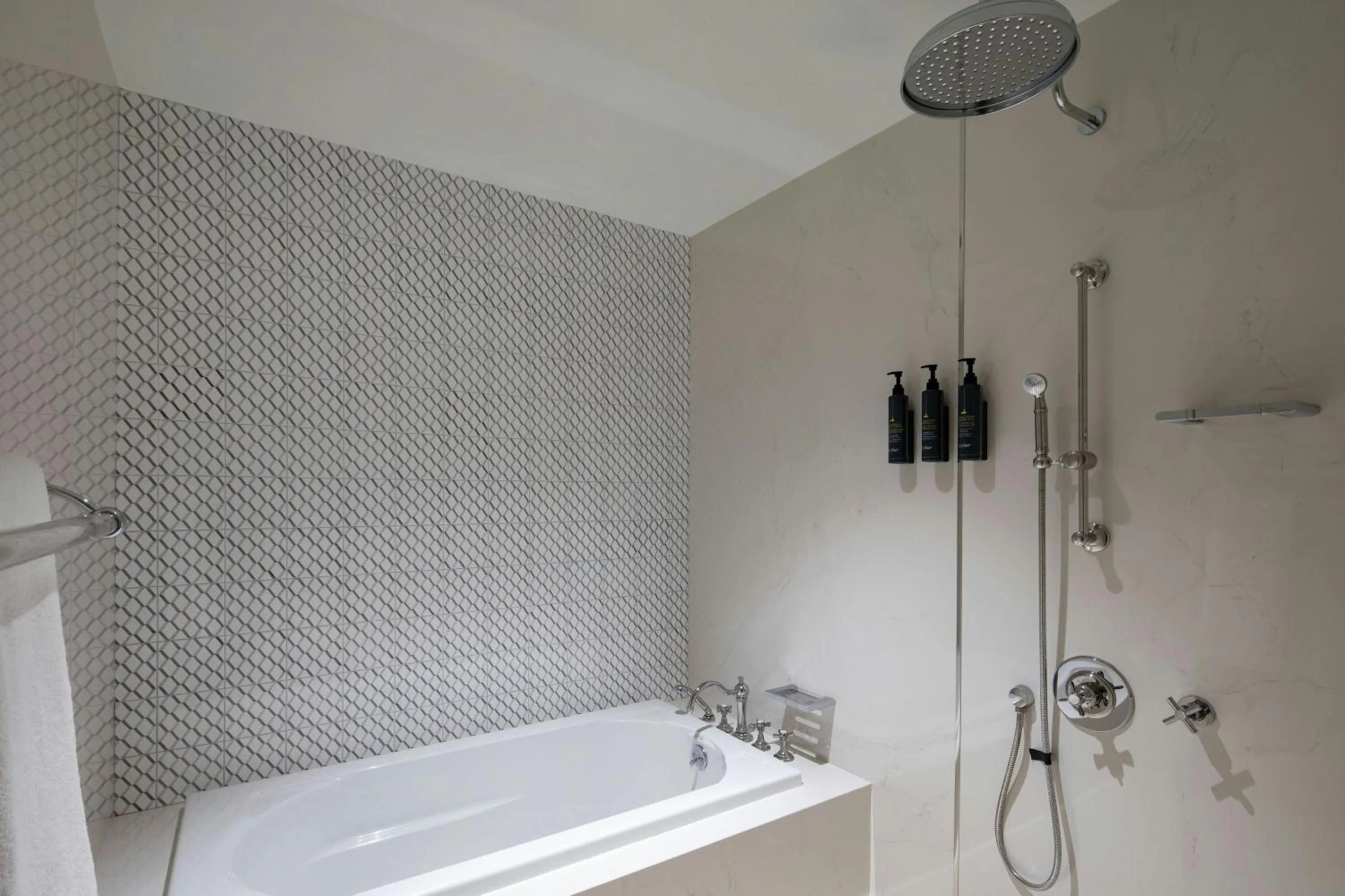 Photo of the whole room in Aloft Providence Downtown