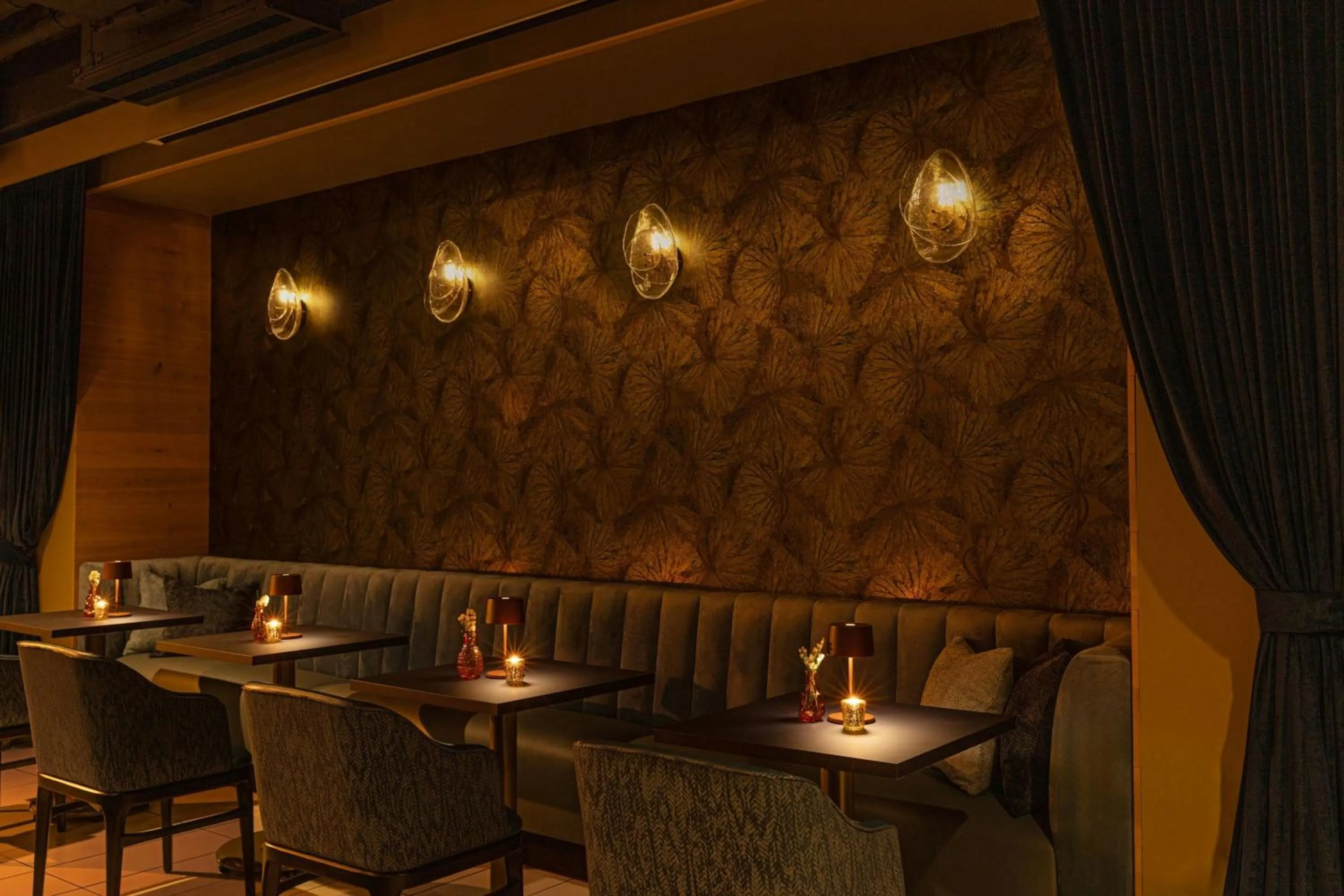 Lounge or bar in Aloft Providence Downtown