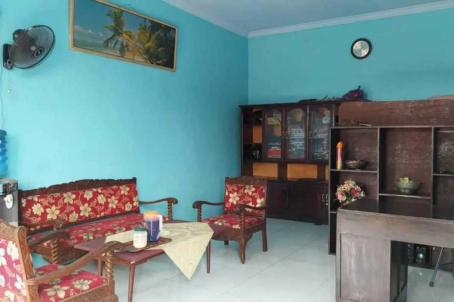 Lobby or reception in RedDoorz Syariah near Stasiun Pekalongan 3