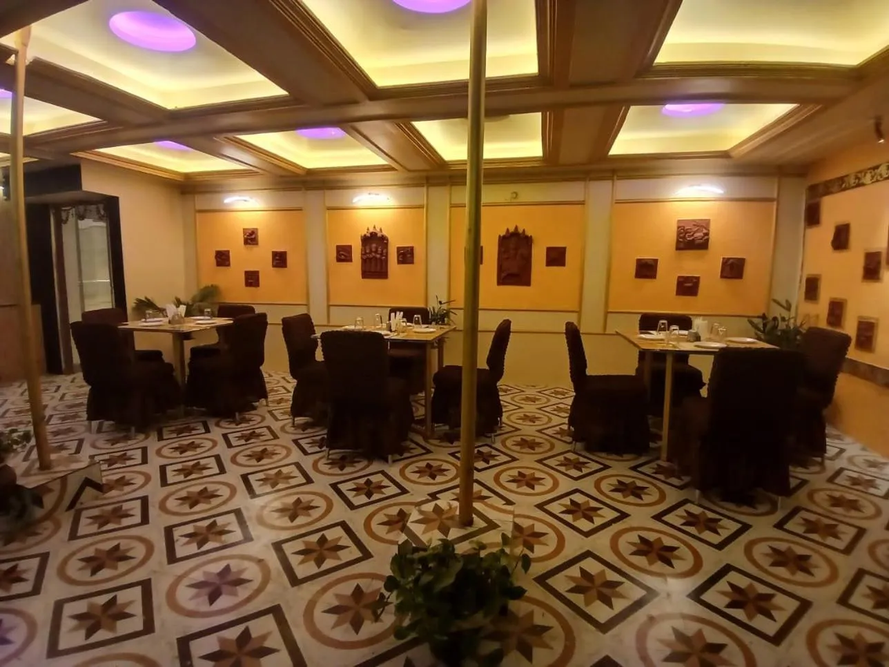 Restaurant/places to eat in Hotel Virasat Retreat
