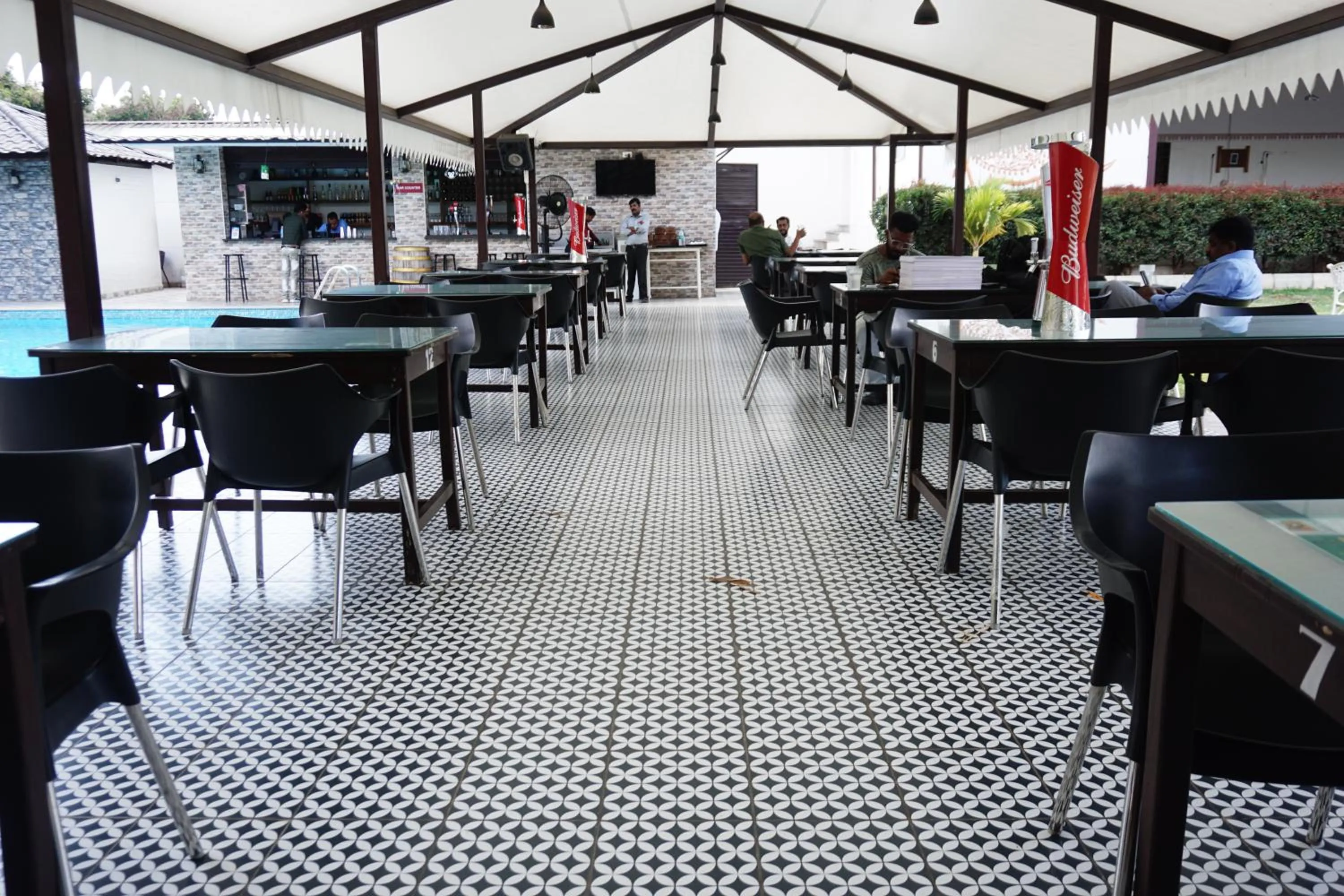 Restaurant/places to eat in Vistar Resort & Hotels