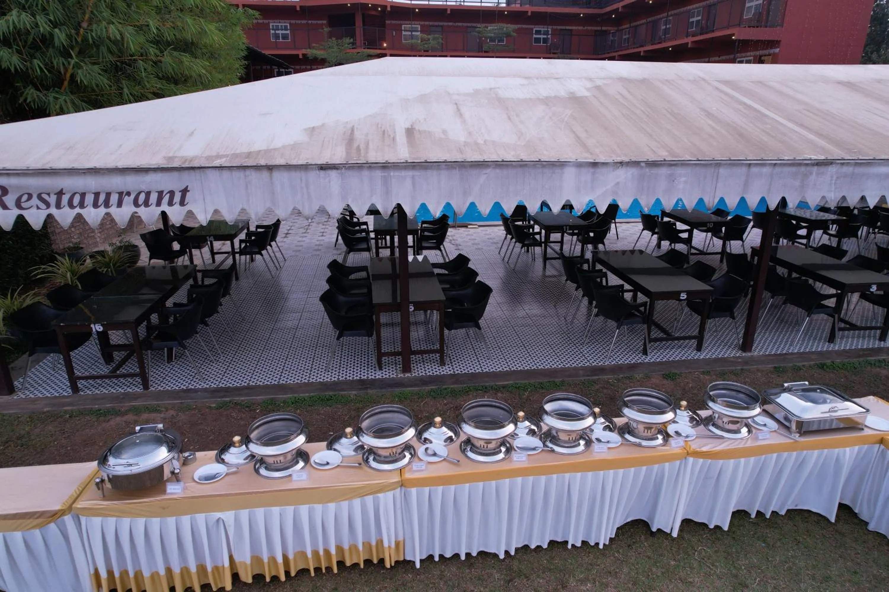 Restaurant/places to eat in Vistar Resort & Hotels