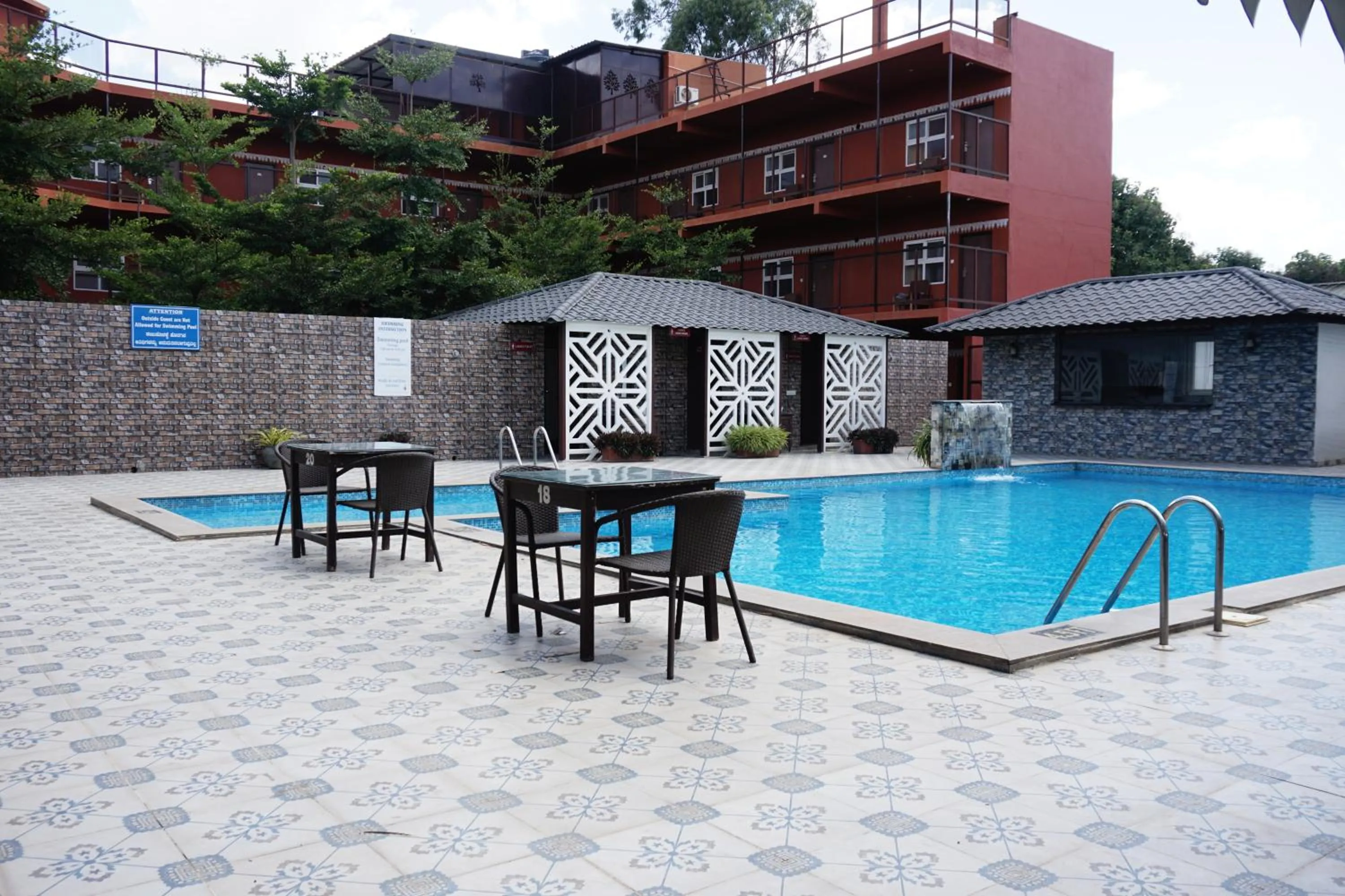 Swimming pool in Vistar Resort & Hotels