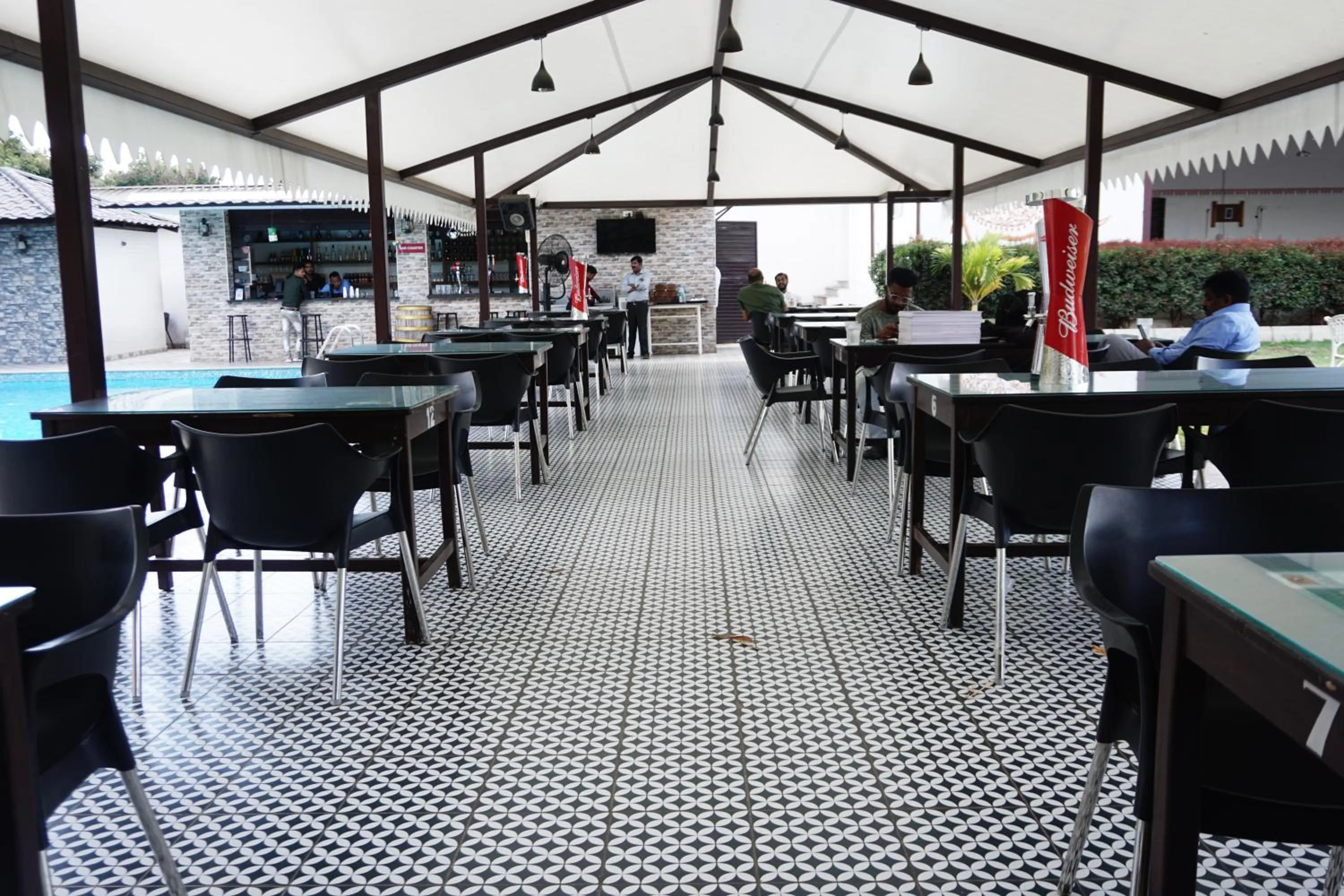 Restaurant/places to eat in Vistar Resort & Hotels