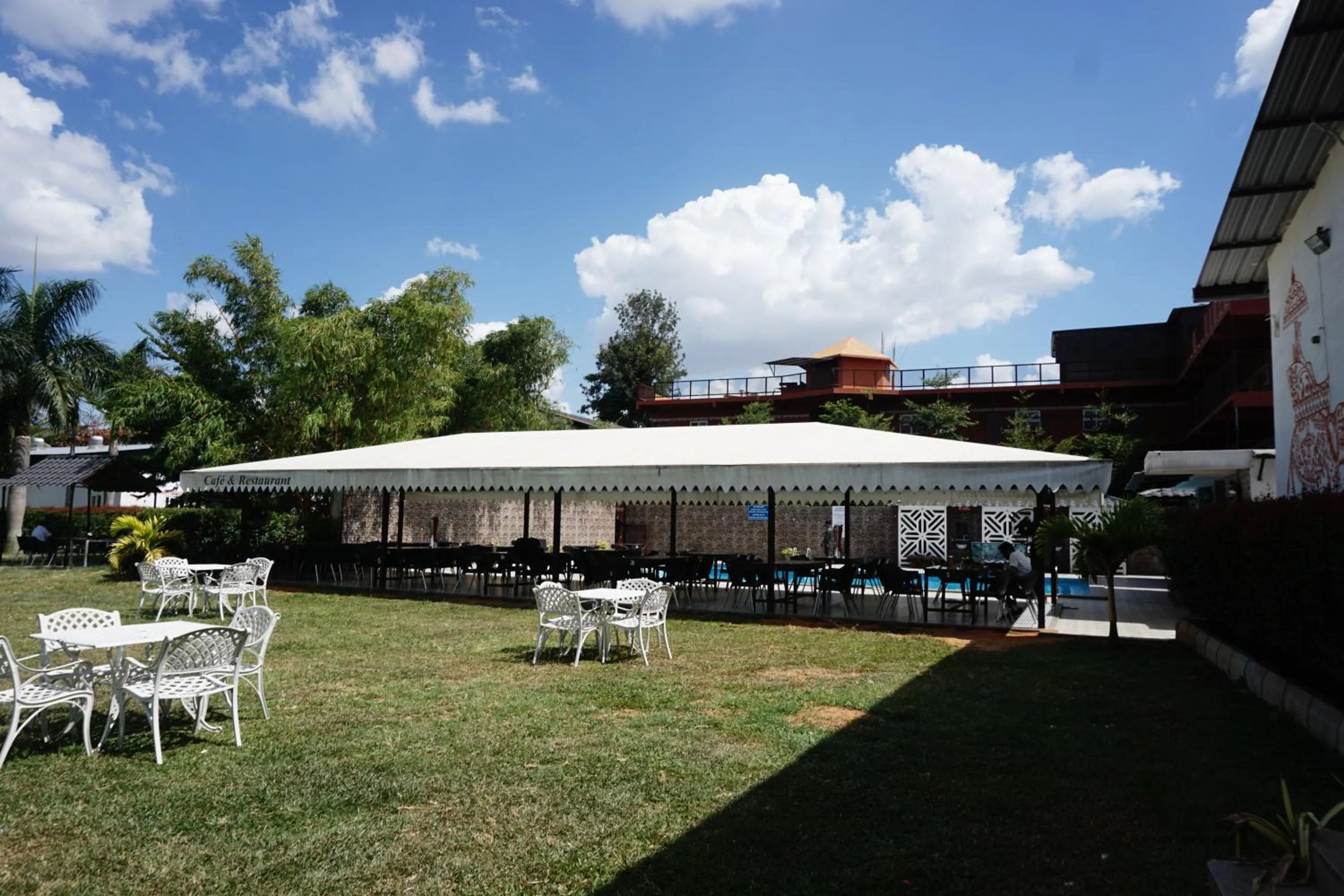 Swimming pool in Vistar Resort & Hotels