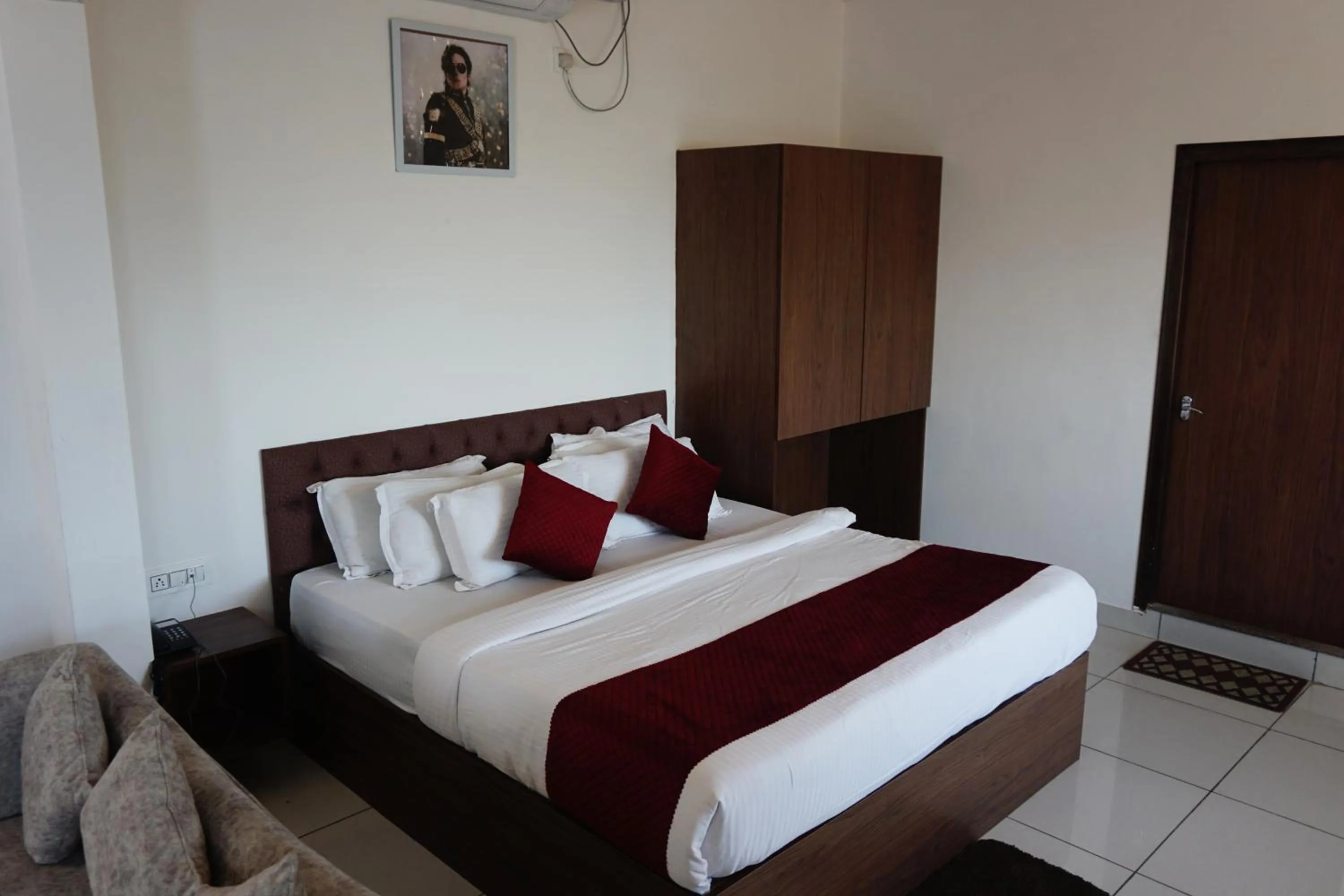 Bedroom, Bed in Vistar Resort & Hotels