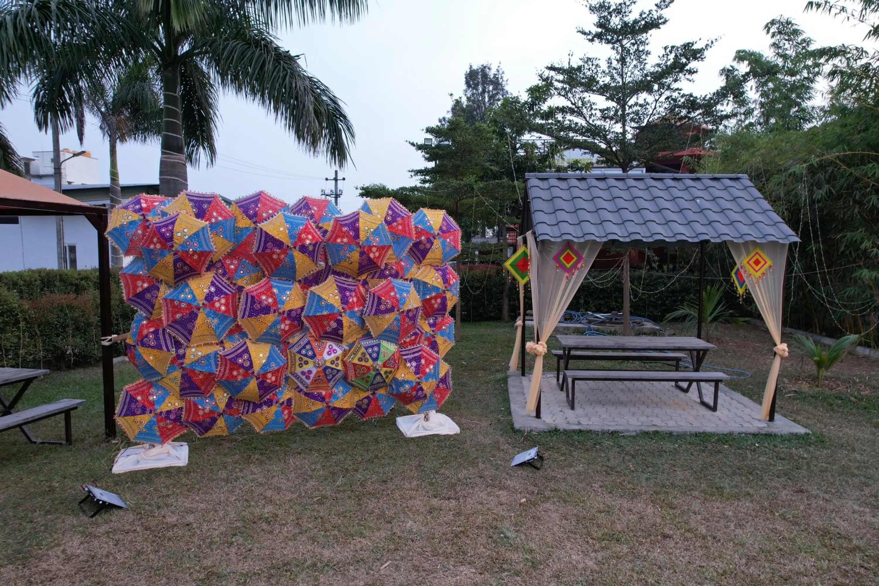 Evening entertainment in Vistar Resort & Hotels