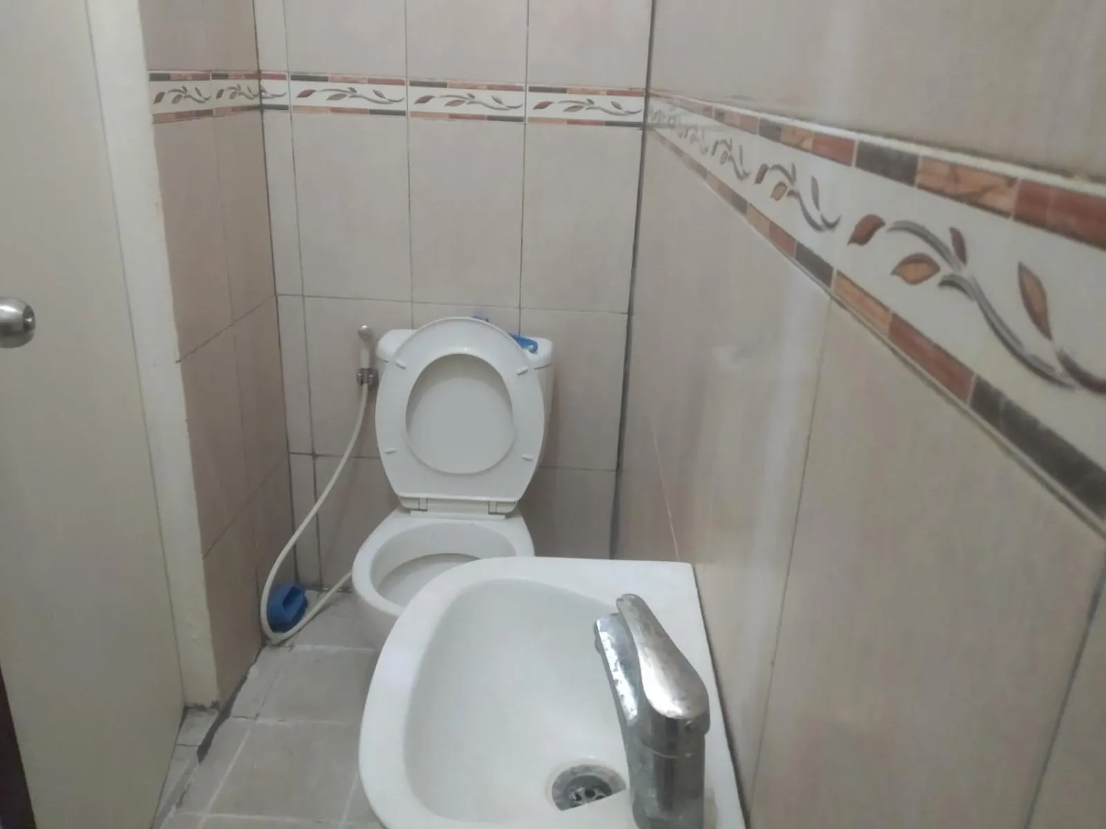 Bathroom in Modern indekos Cilegon Syariah Near Hospital Krakatau Medika Redpartner
