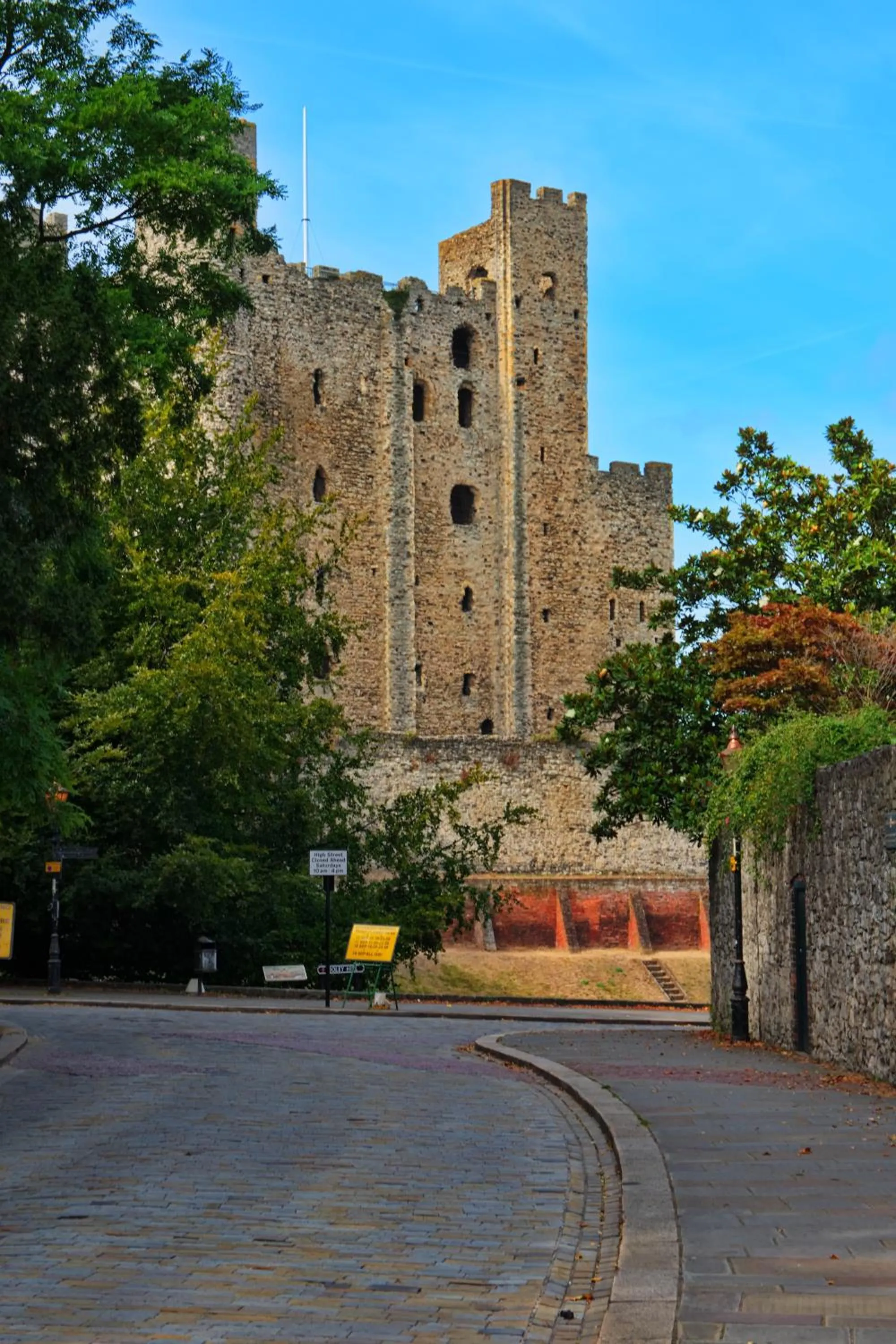 Landmark view in Trivelles Rochester Hotel