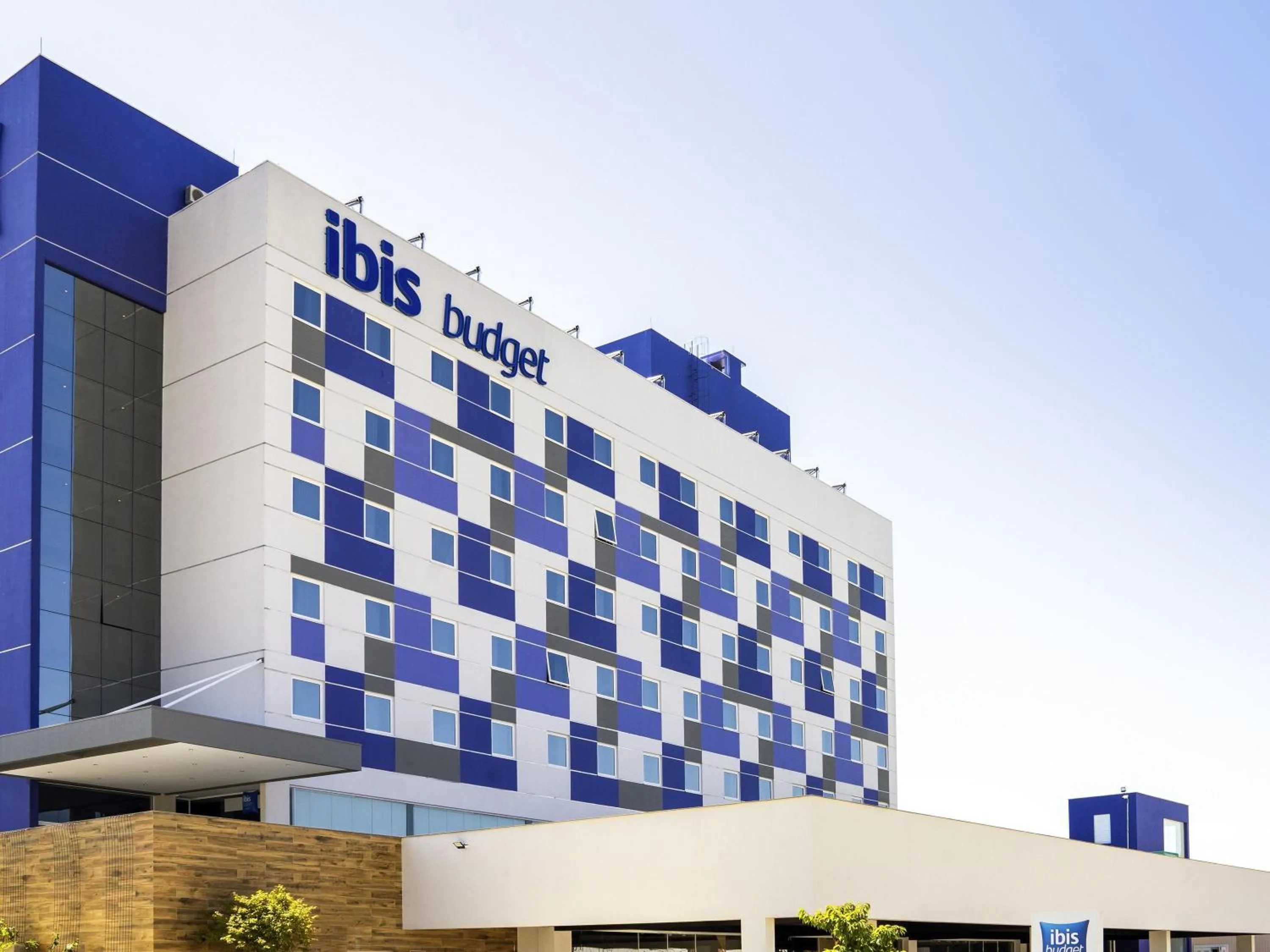 Property building in Ibis Budget Farroupilha