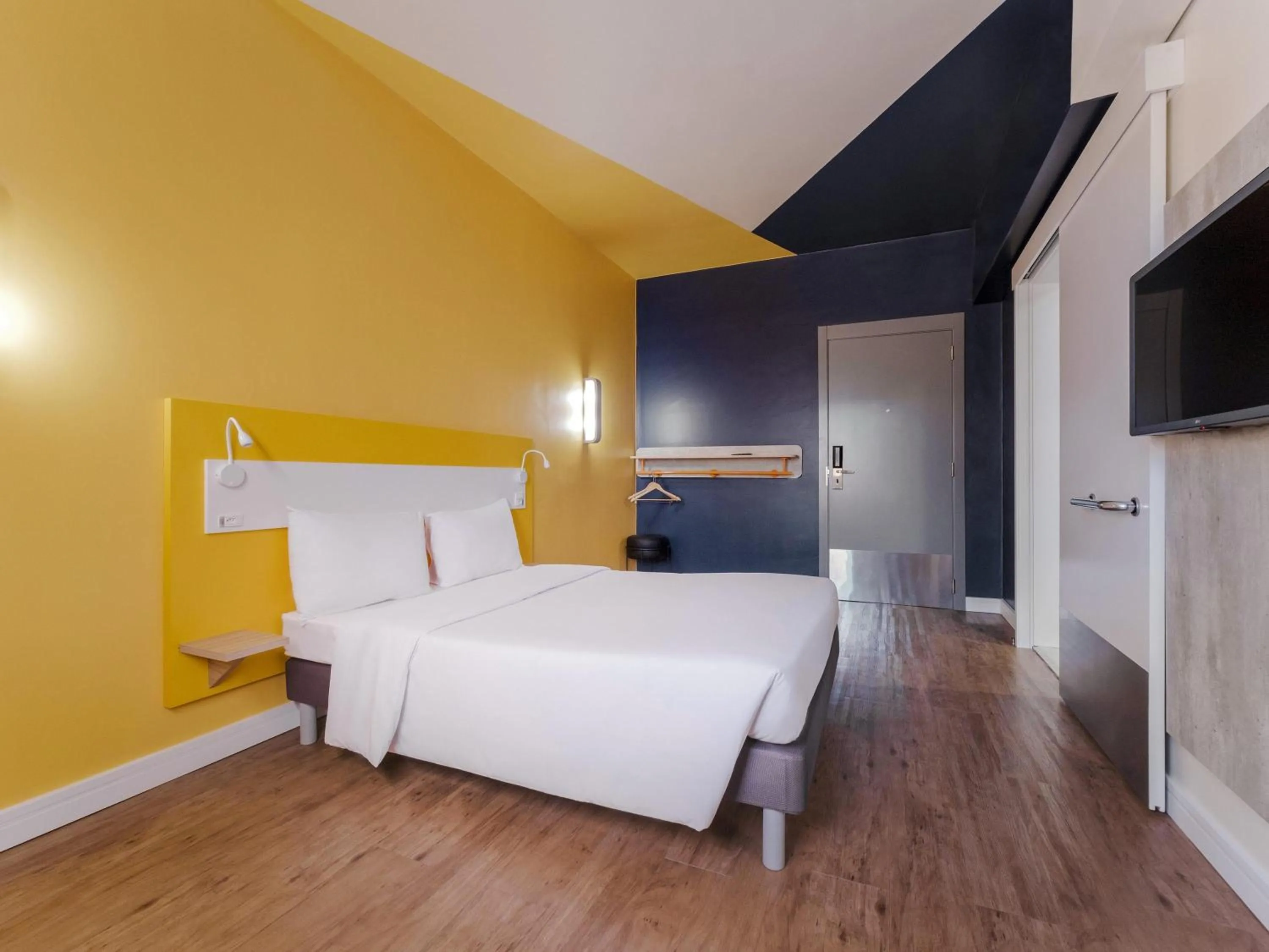 Bedroom, Bed in Ibis Budget Farroupilha