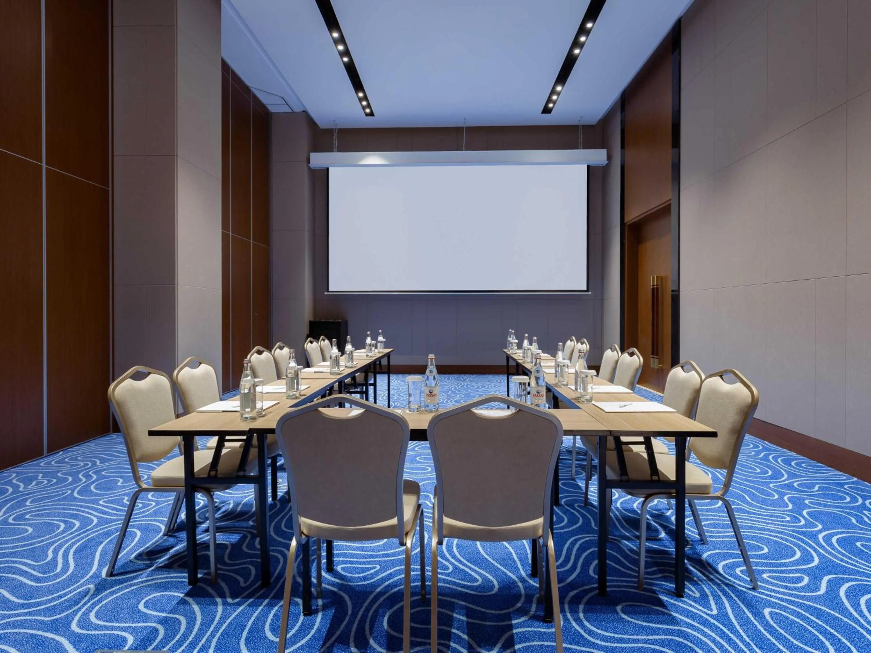 Meeting/conference room in Swissôtel Wellness Resort Alatau Almaty