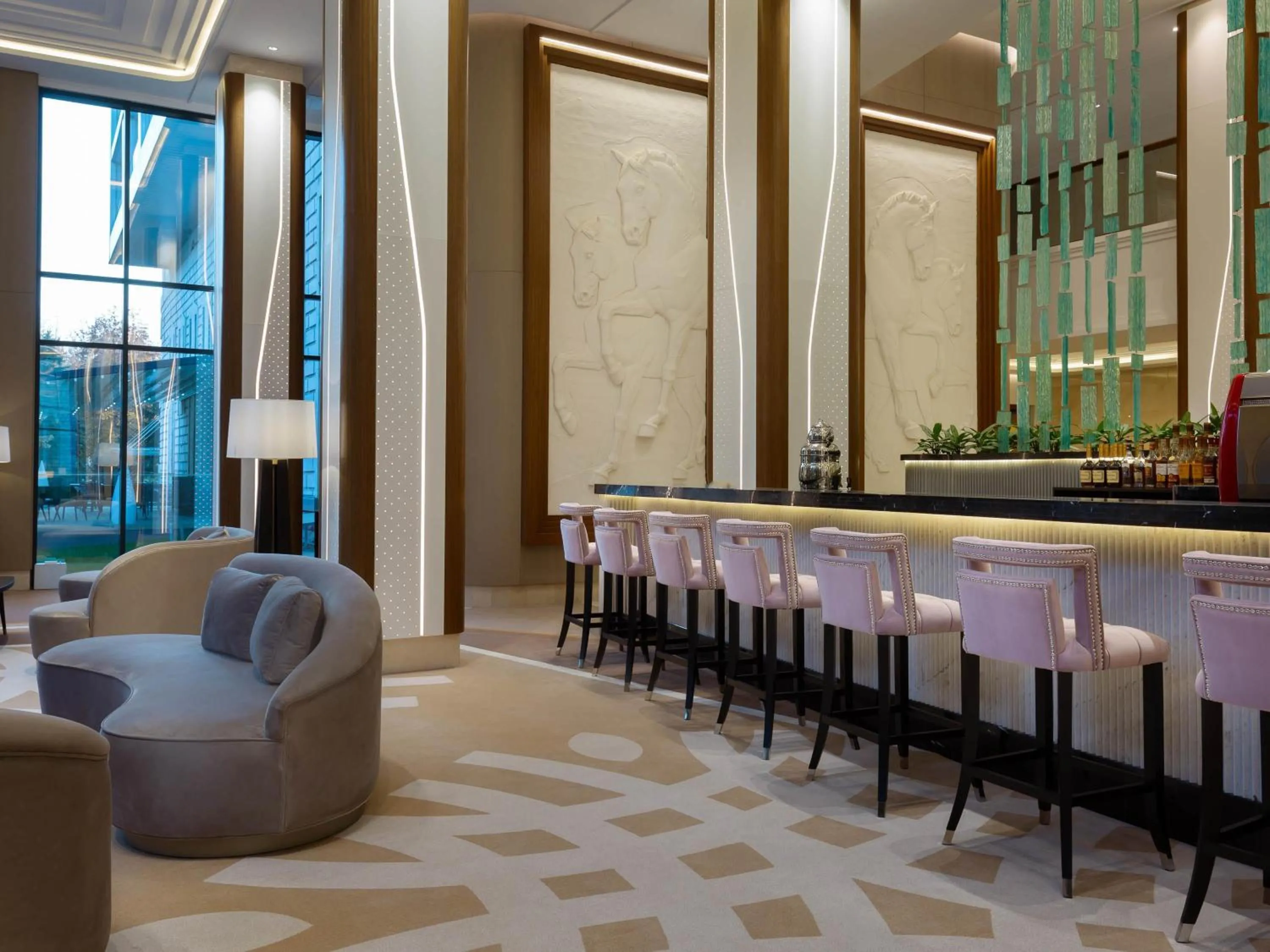 Lounge or bar in Swissôtel Wellness Resort Alatau Almaty