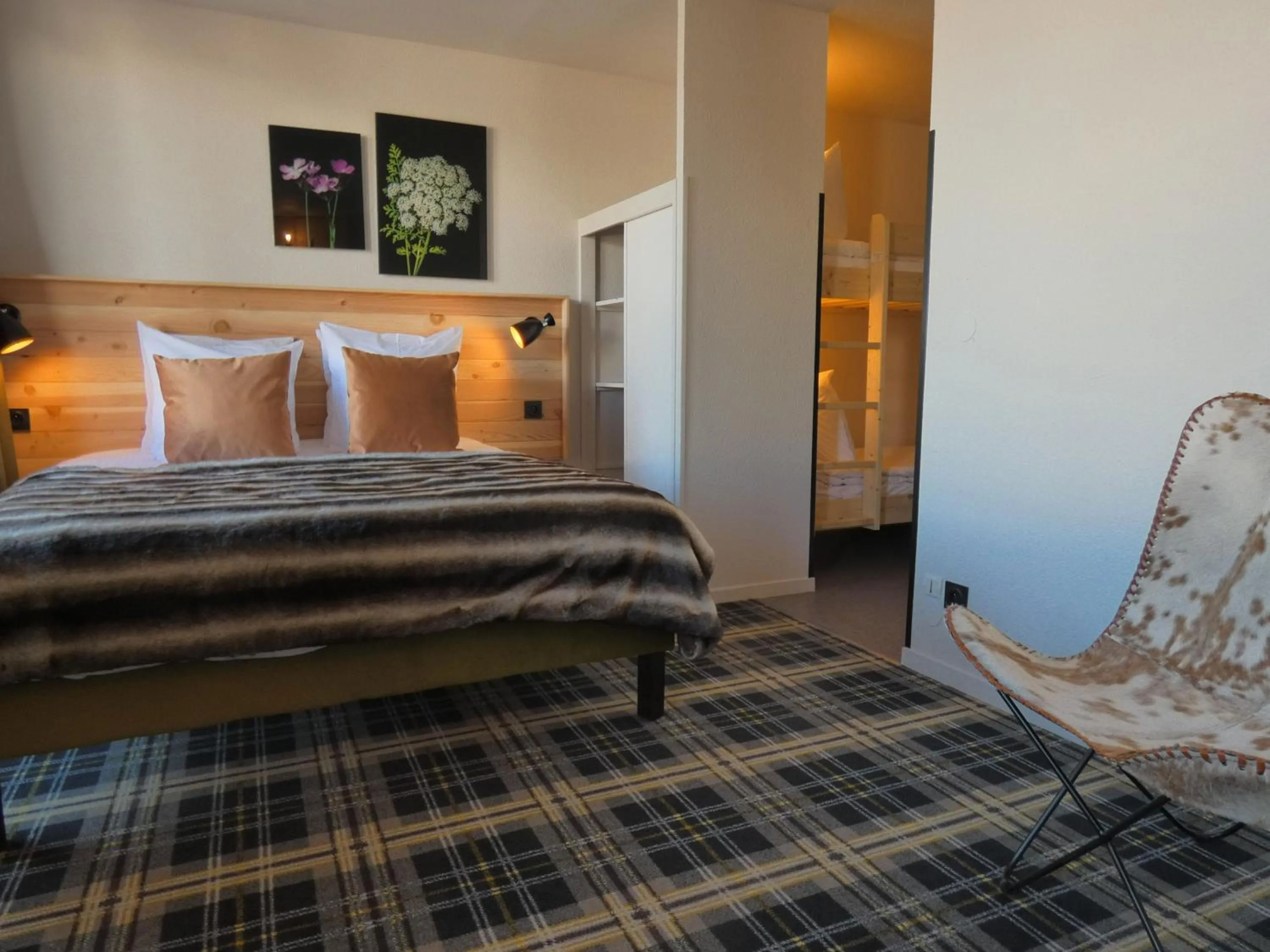 Bedroom, Bed in SOWELL Family La Lauzière