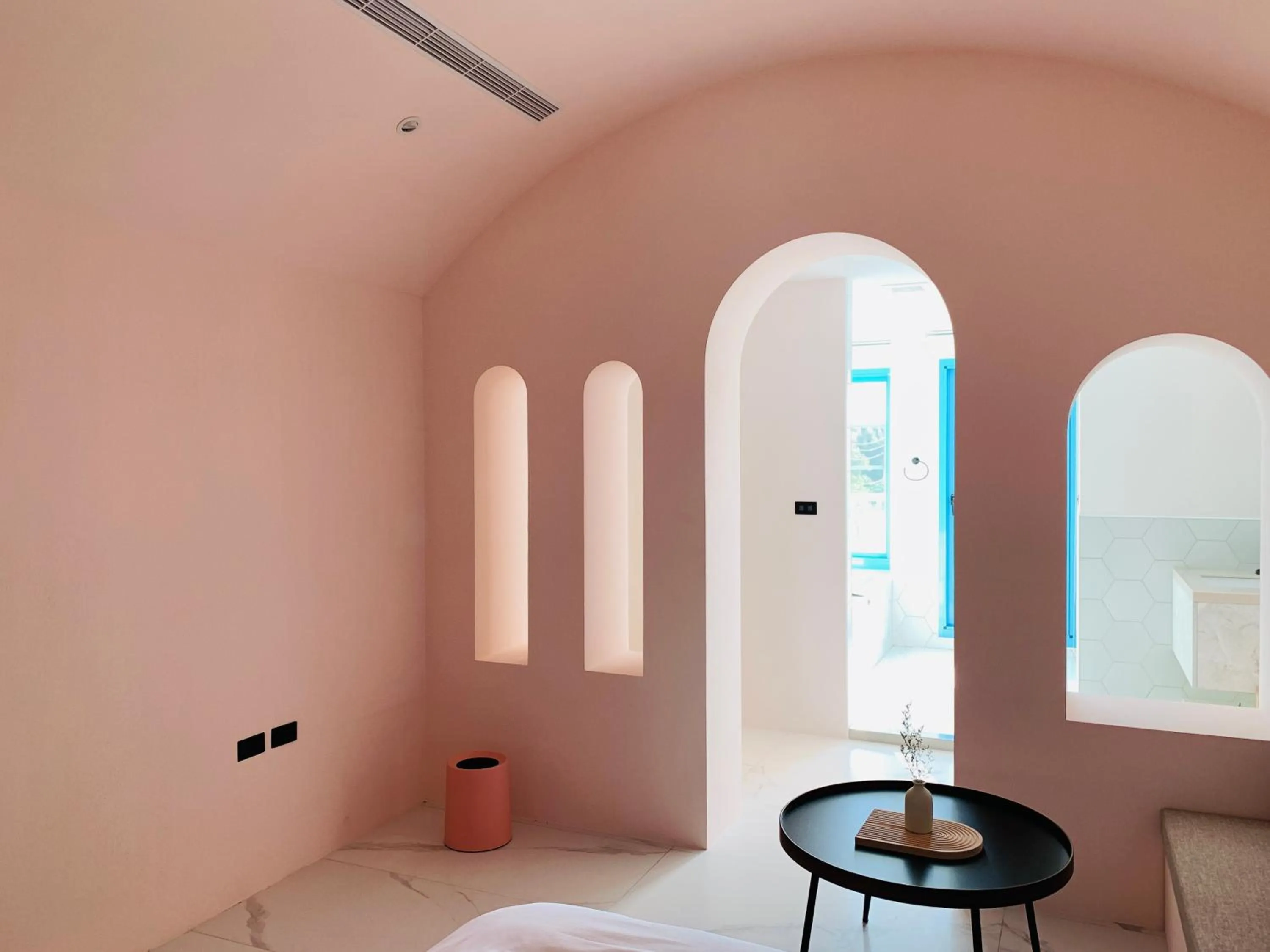 Bed in Little Greece