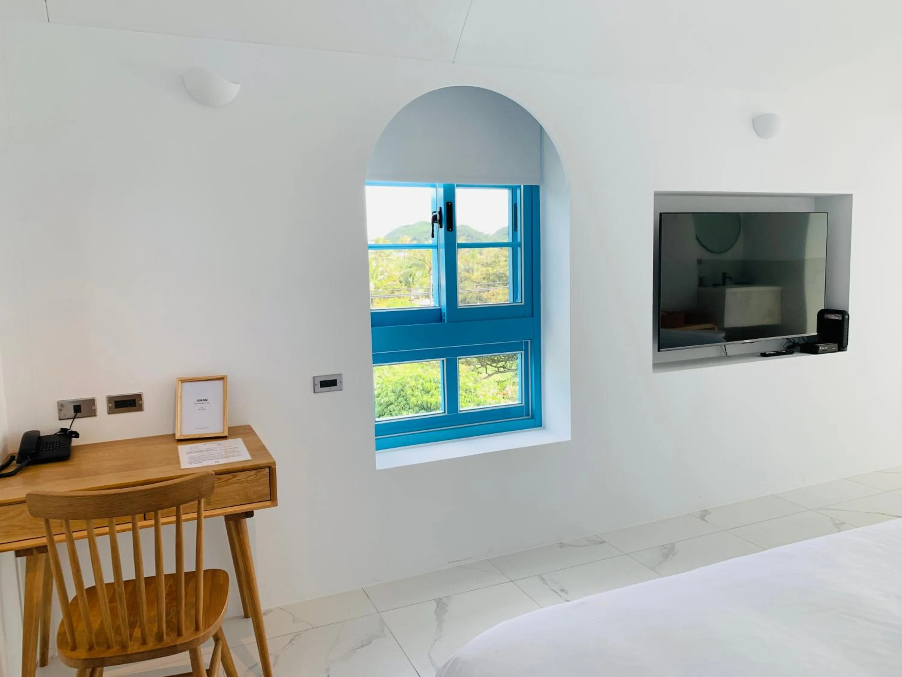 Bed in Little Greece