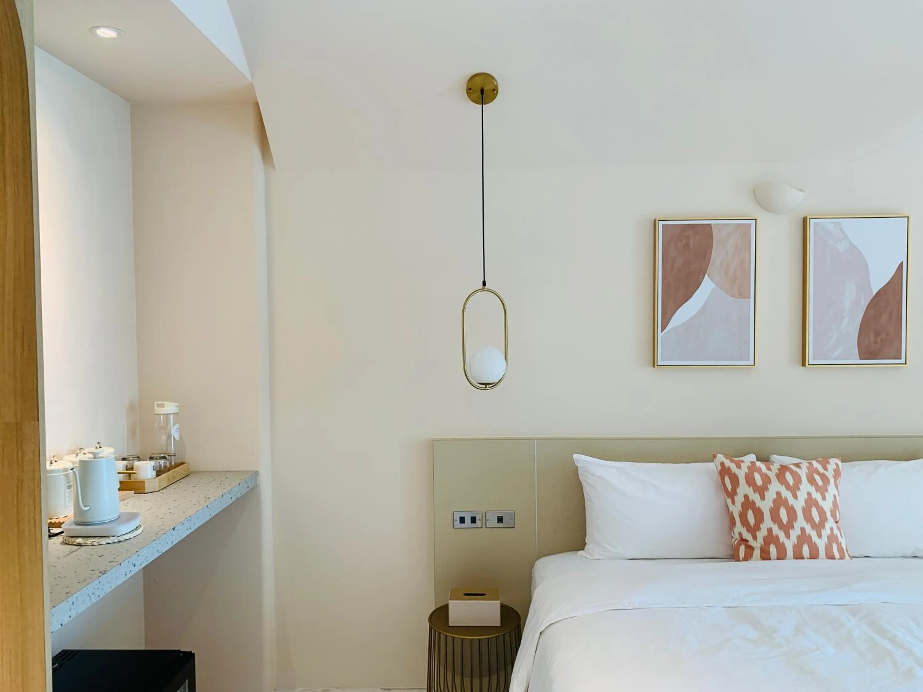 Bed in Little Greece