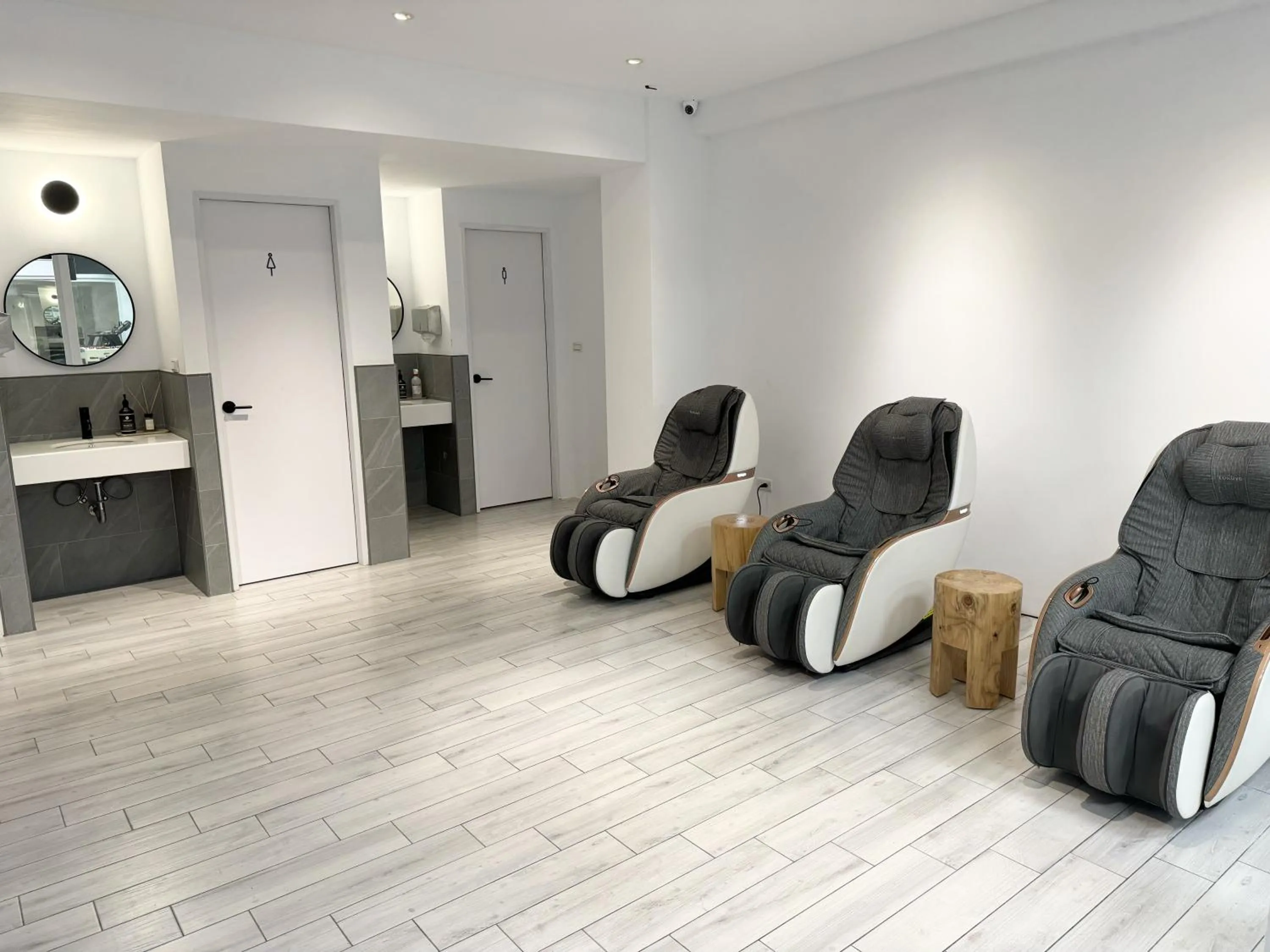 Massage in Little Greece