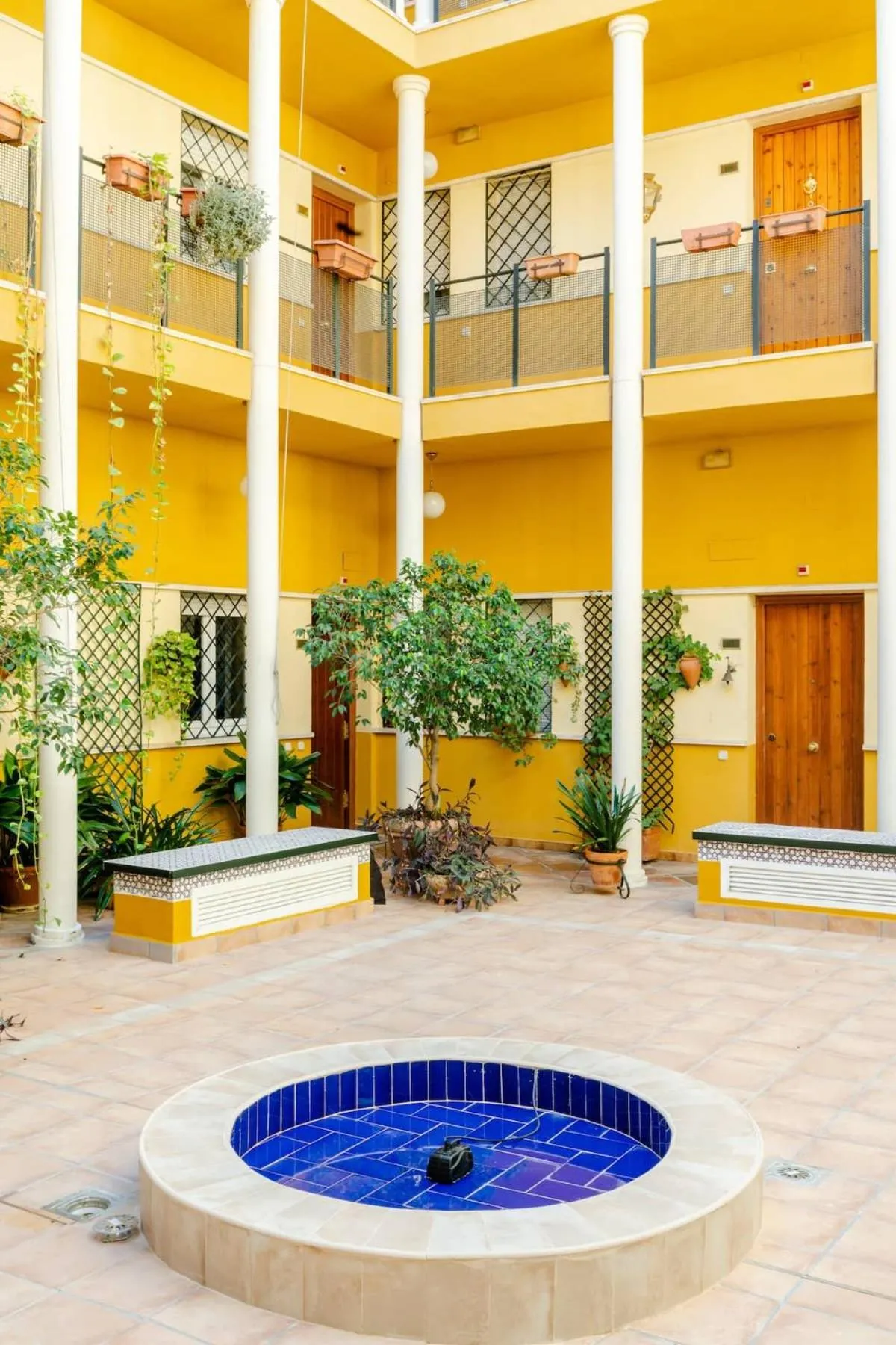 Cozy&quiet Apt in SanVicente st Andalusian patio