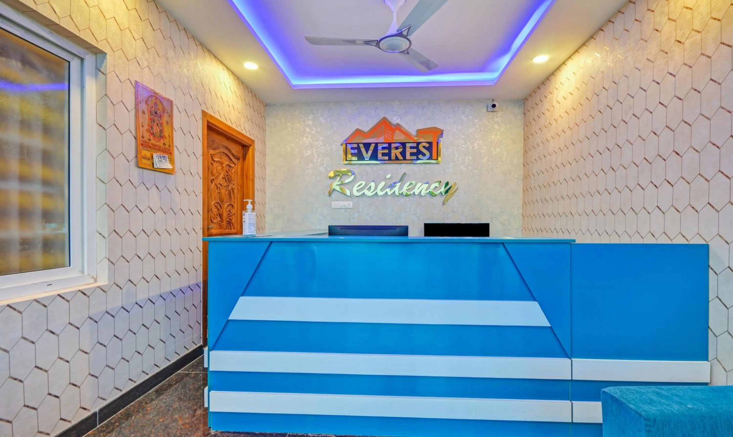 Lobby or reception in Treebo Everest Residency Tidel Park, 15 Mins From Coimbatore International Airport