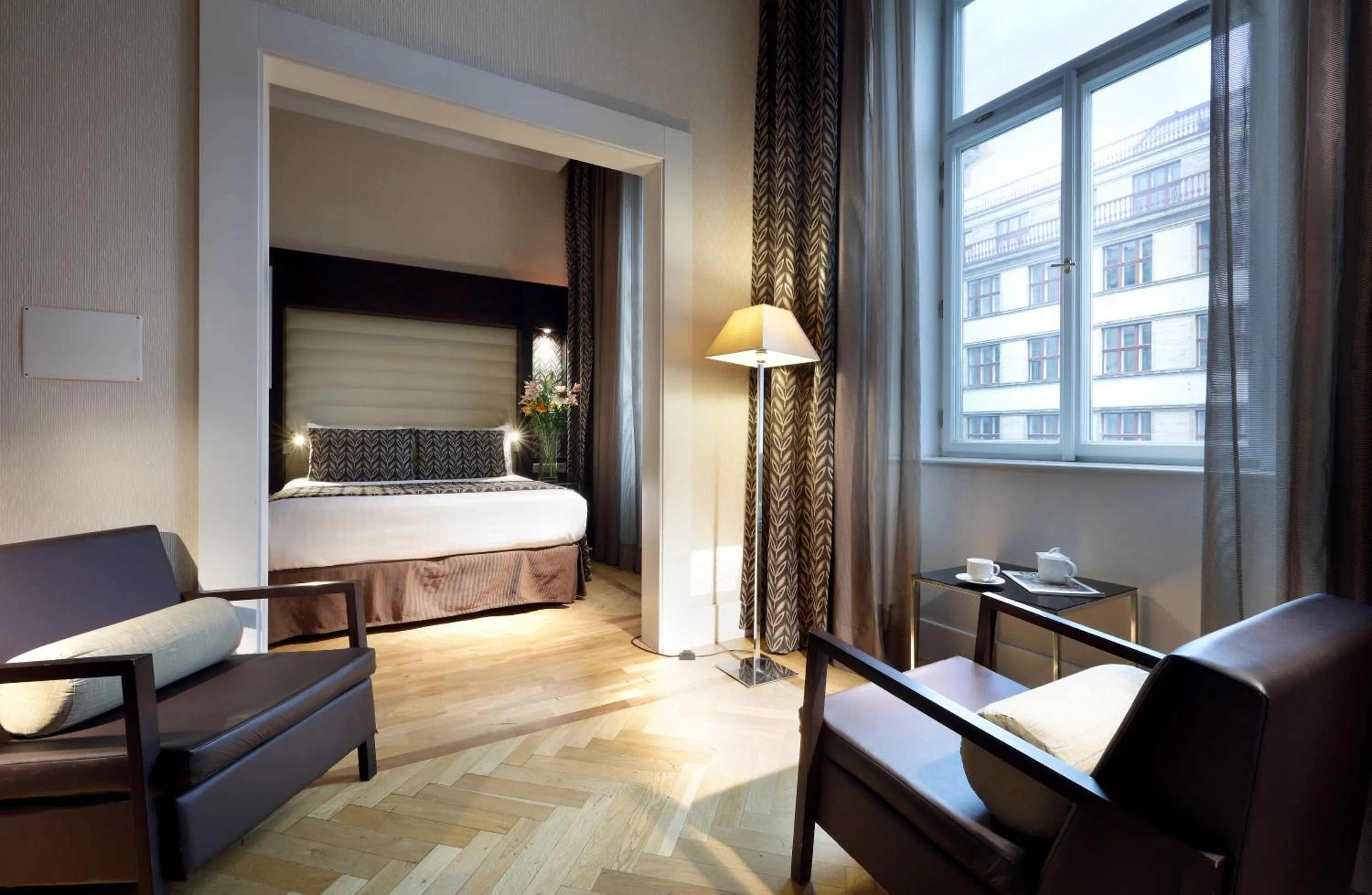 Living room, Bed in Eurostars Thalia