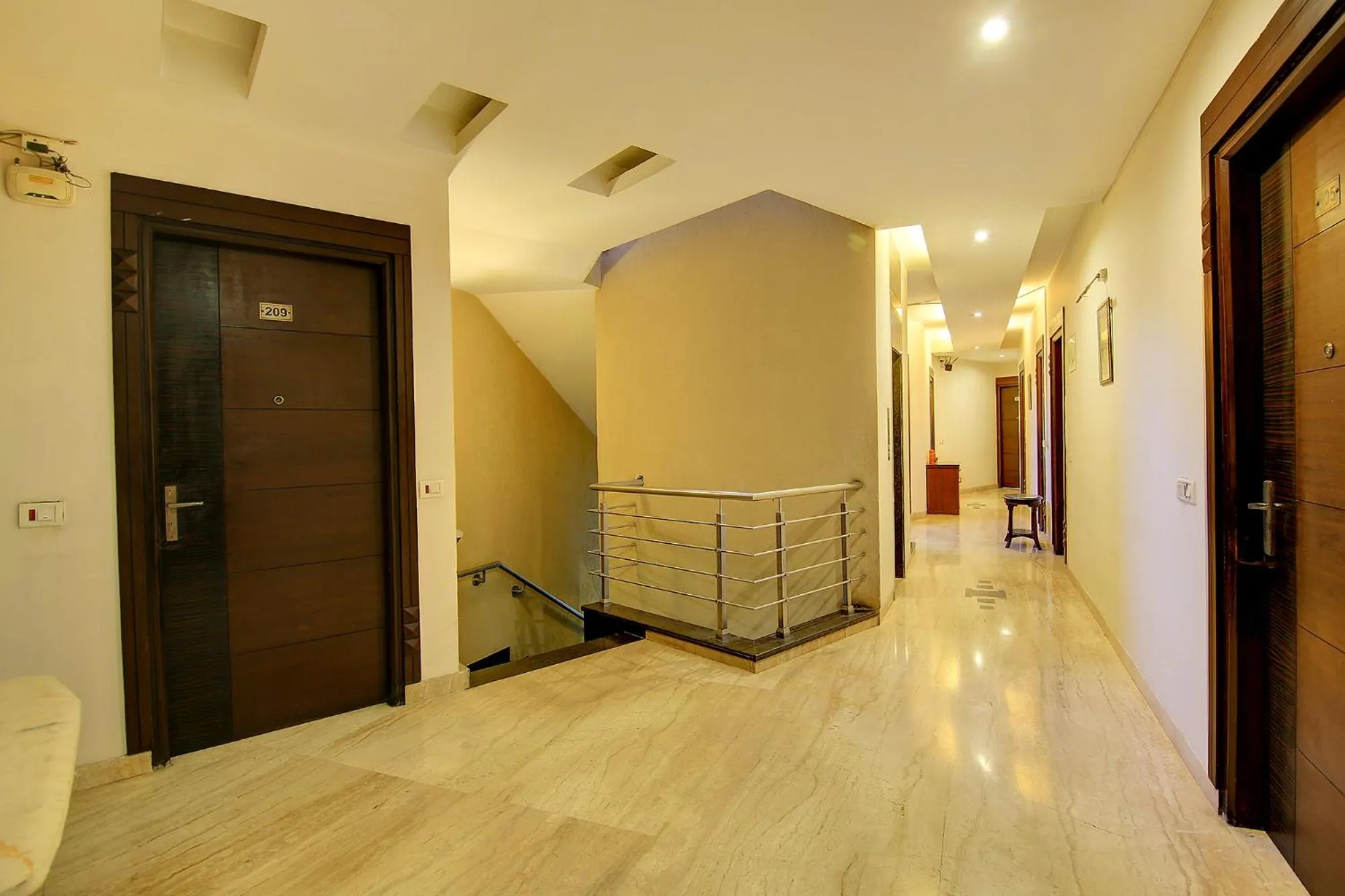 Lobby or reception in FabHotel Phoenix Hospitality Near DLF Cyber Hub & Metro, Gurugram