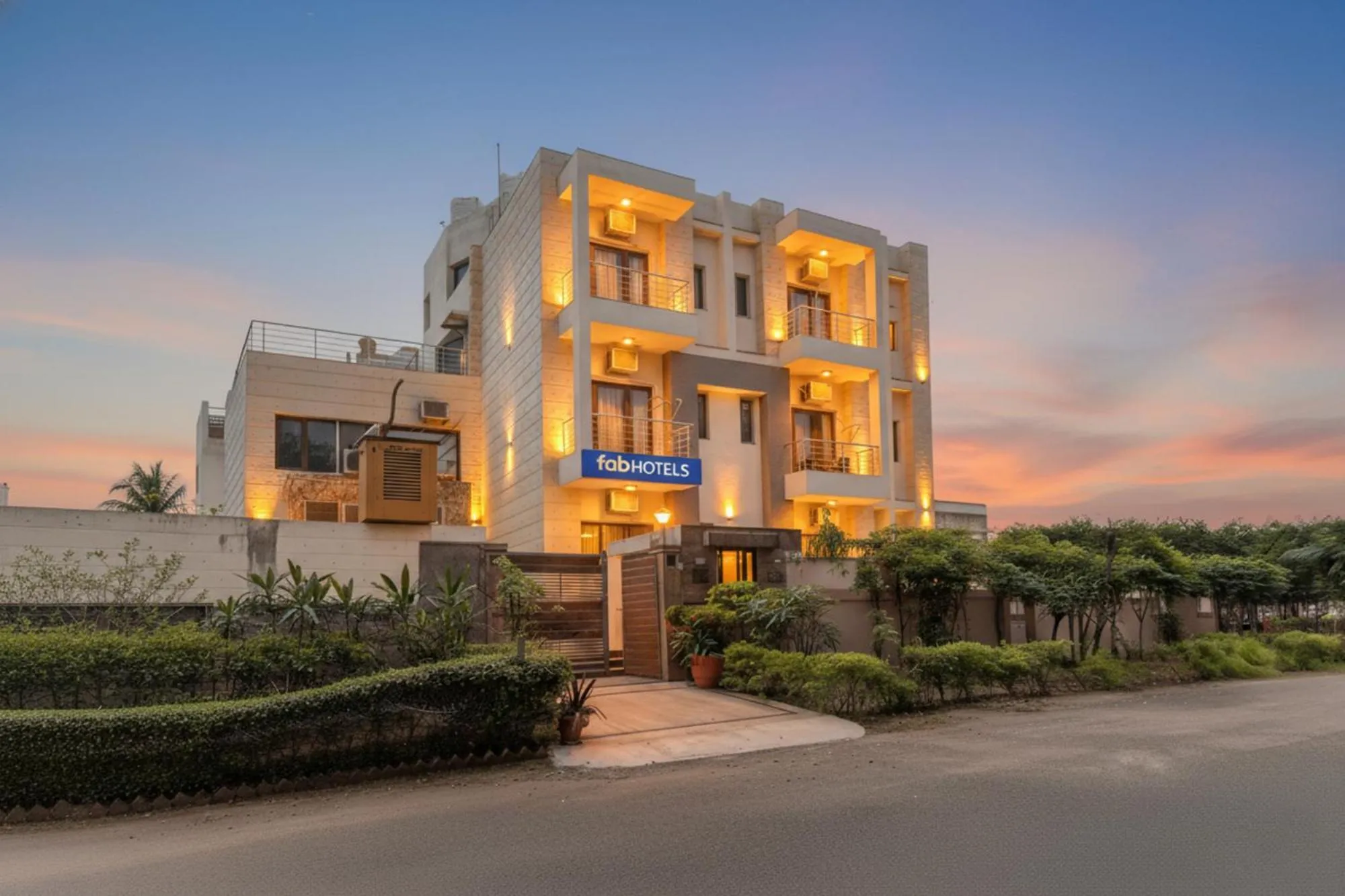 Property building in FabHotel Phoenix Hospitality Near DLF Cyber Hub & Metro, Gurugram