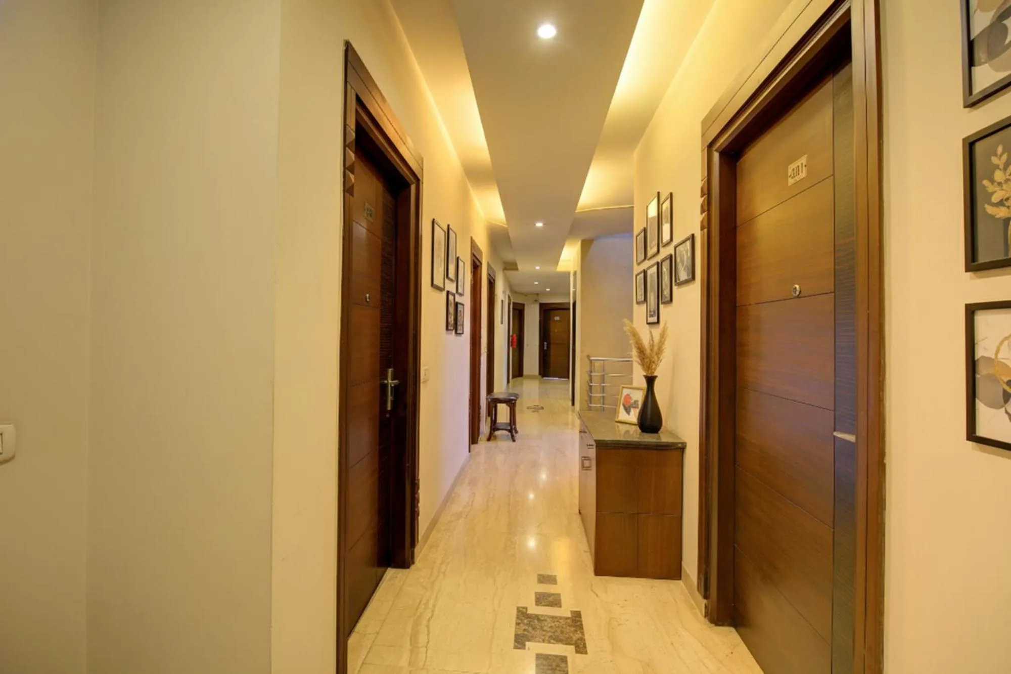 Lobby or reception in FabHotel Phoenix Hospitality Near DLF Cyber Hub & Metro, Gurugram