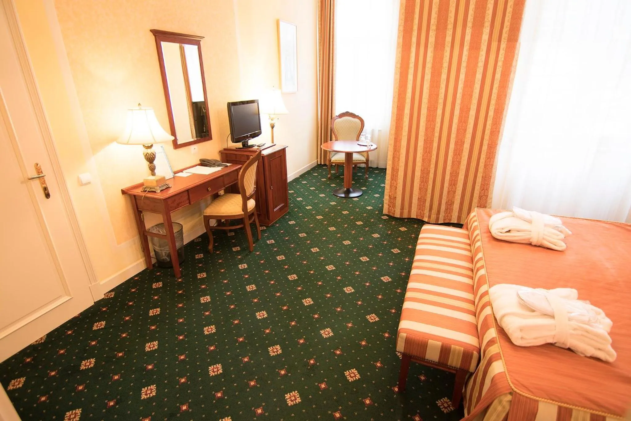 Bed in Humboldt Park Hotel & Spa