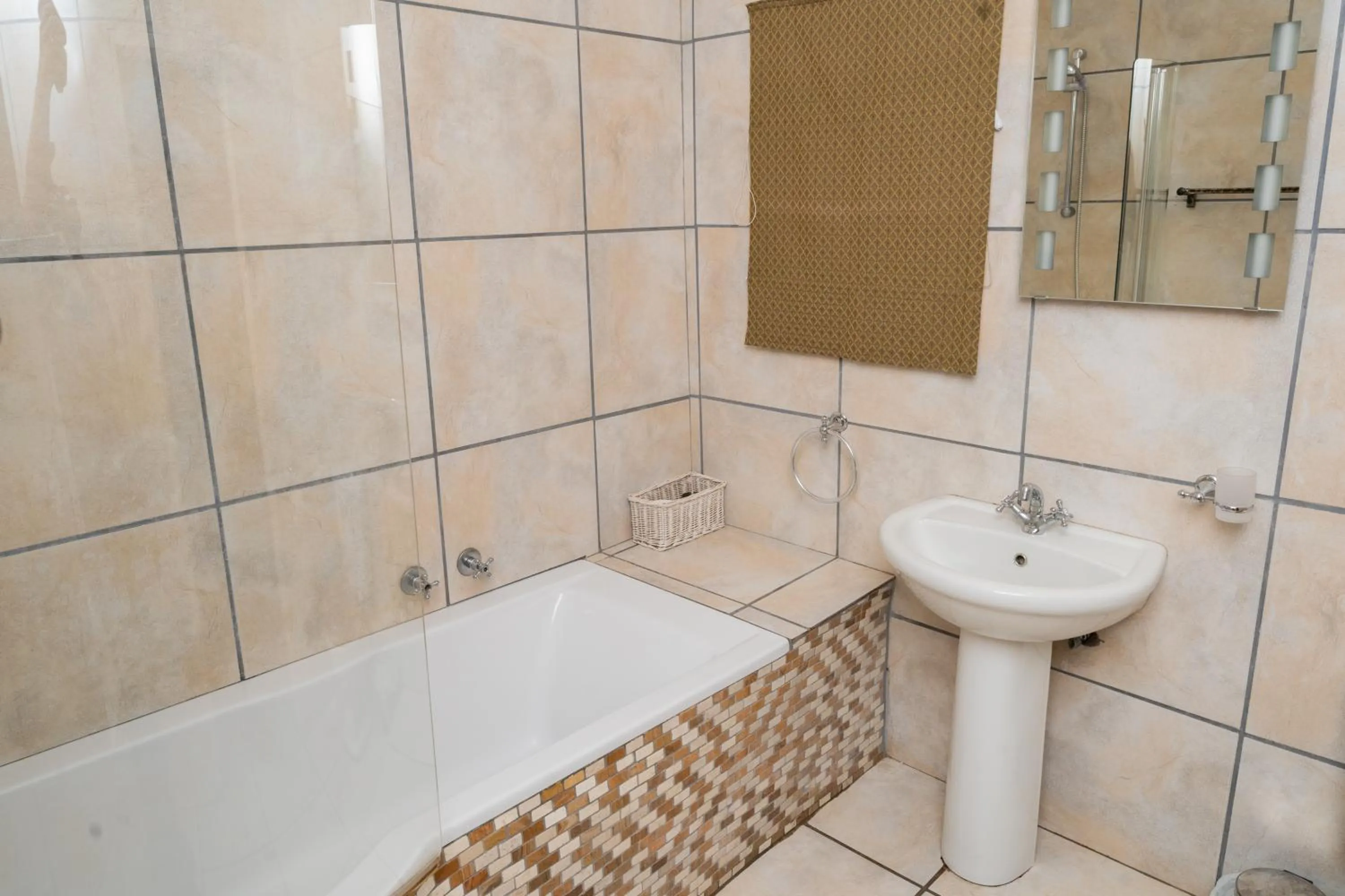 Bath in Riverbank Lodge