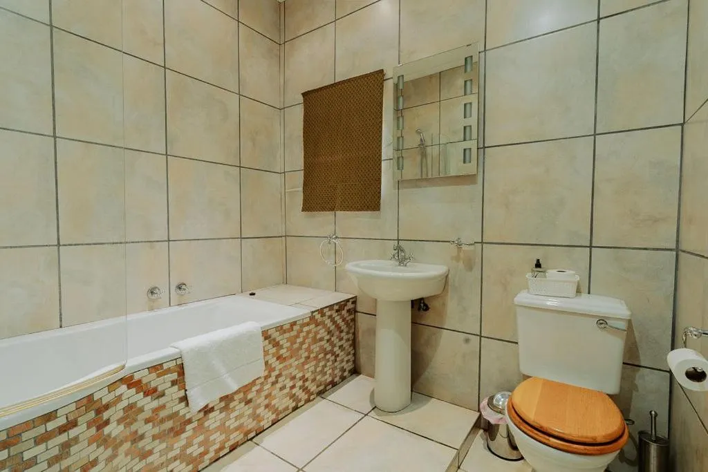 Bathroom in Riverbank Lodge