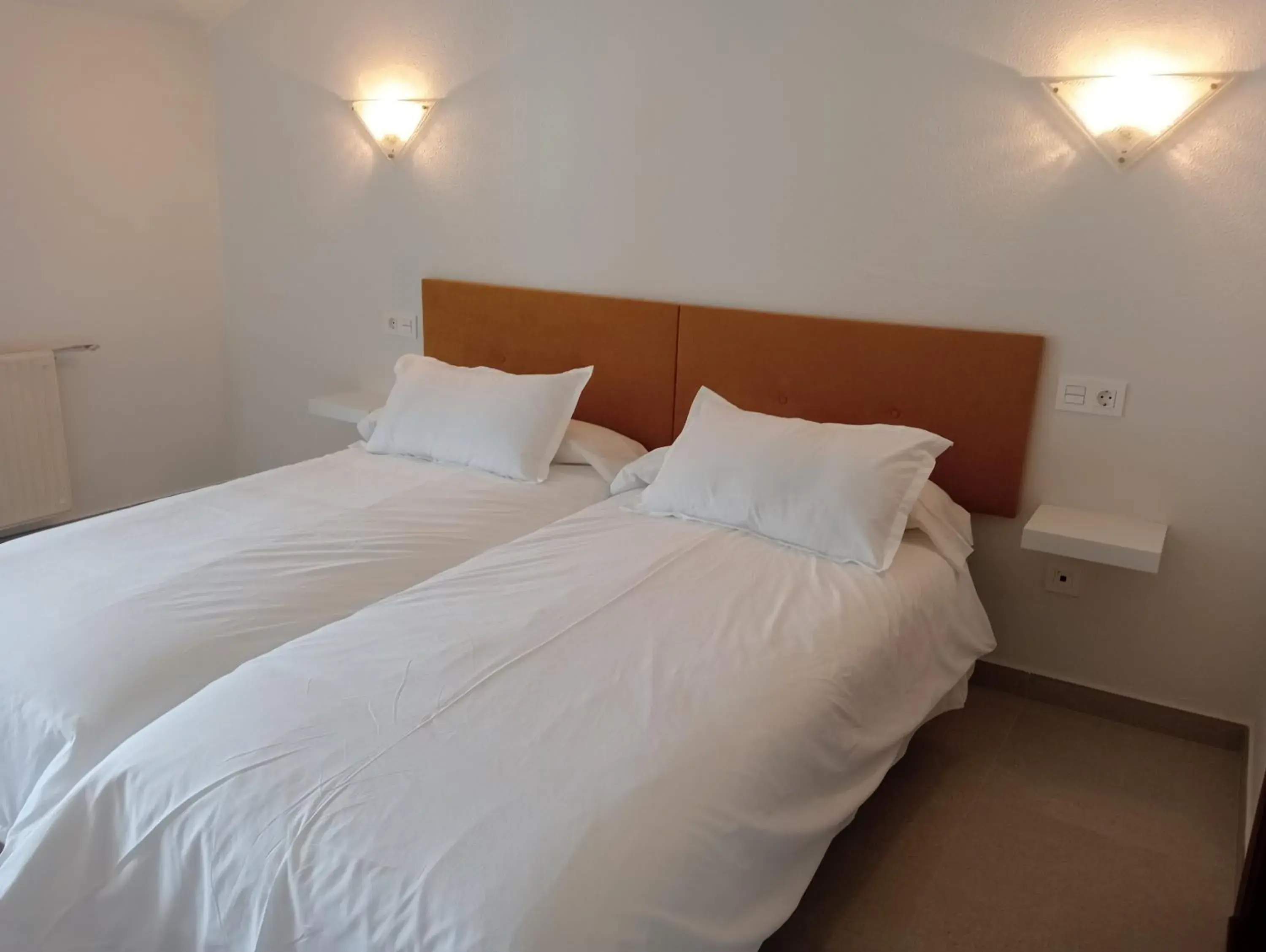 Twin Room with Extra Bed in El Chisco Twin Room with Extra Bed in El Chisco