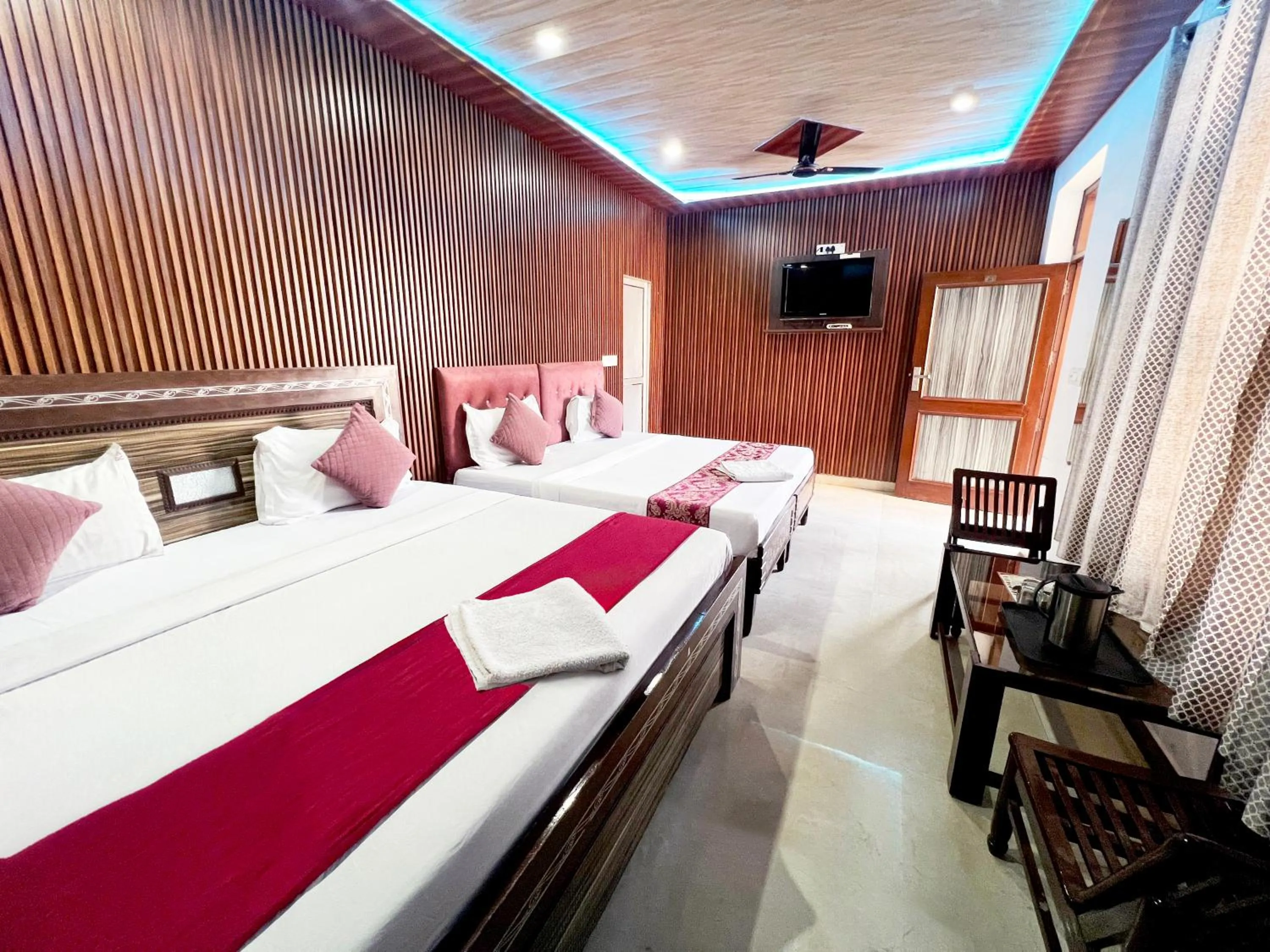 Family, Bed in Rebirth Hotel